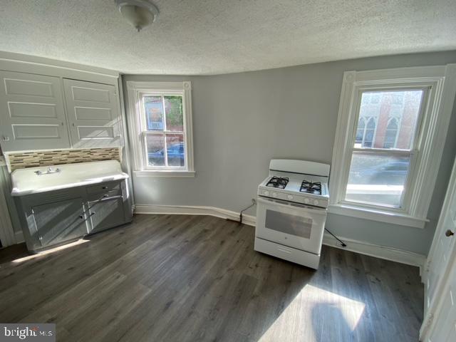 DOWNTOWN LANCASTER - Residential Income