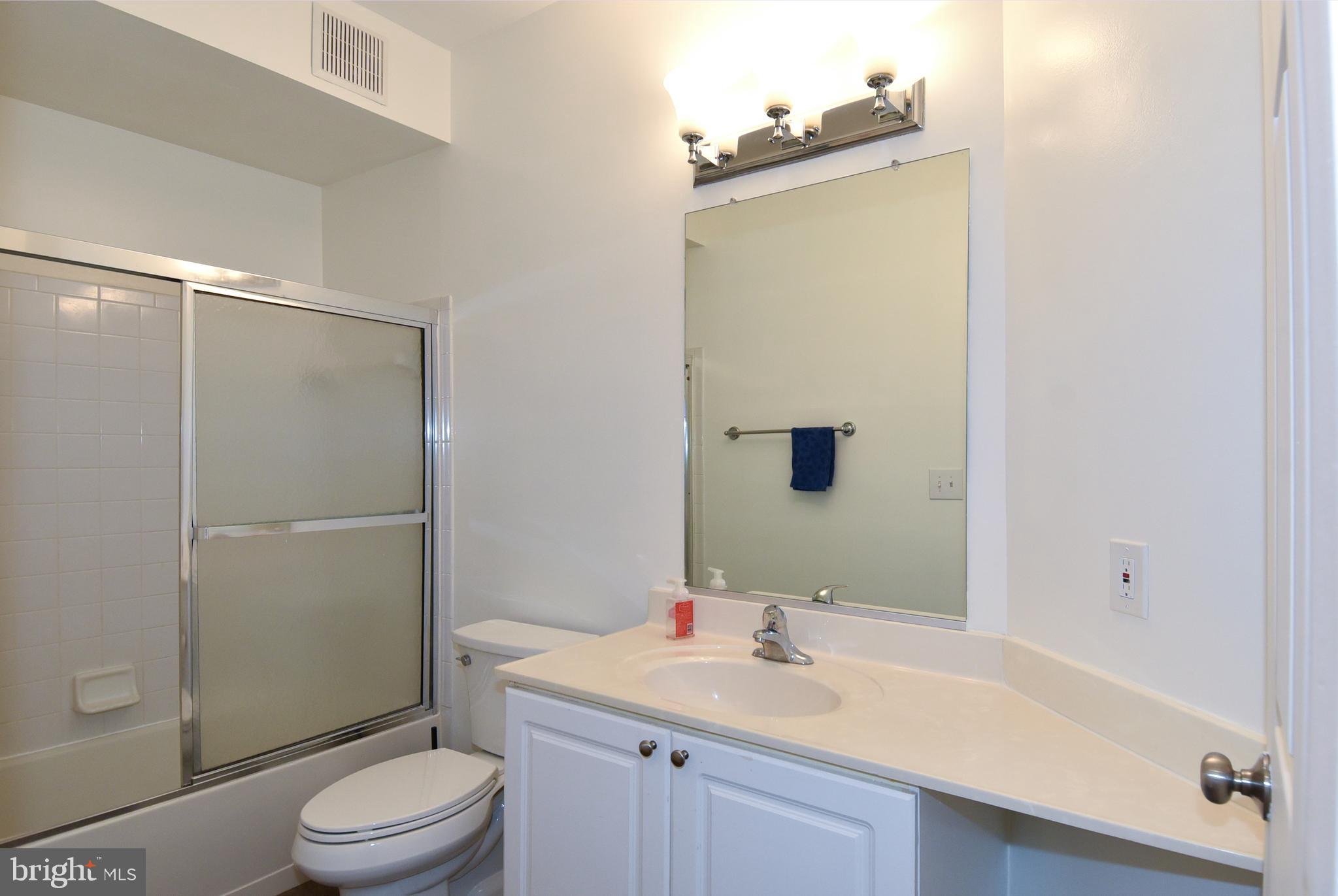 FOUNDERS WALK - Residential Lease