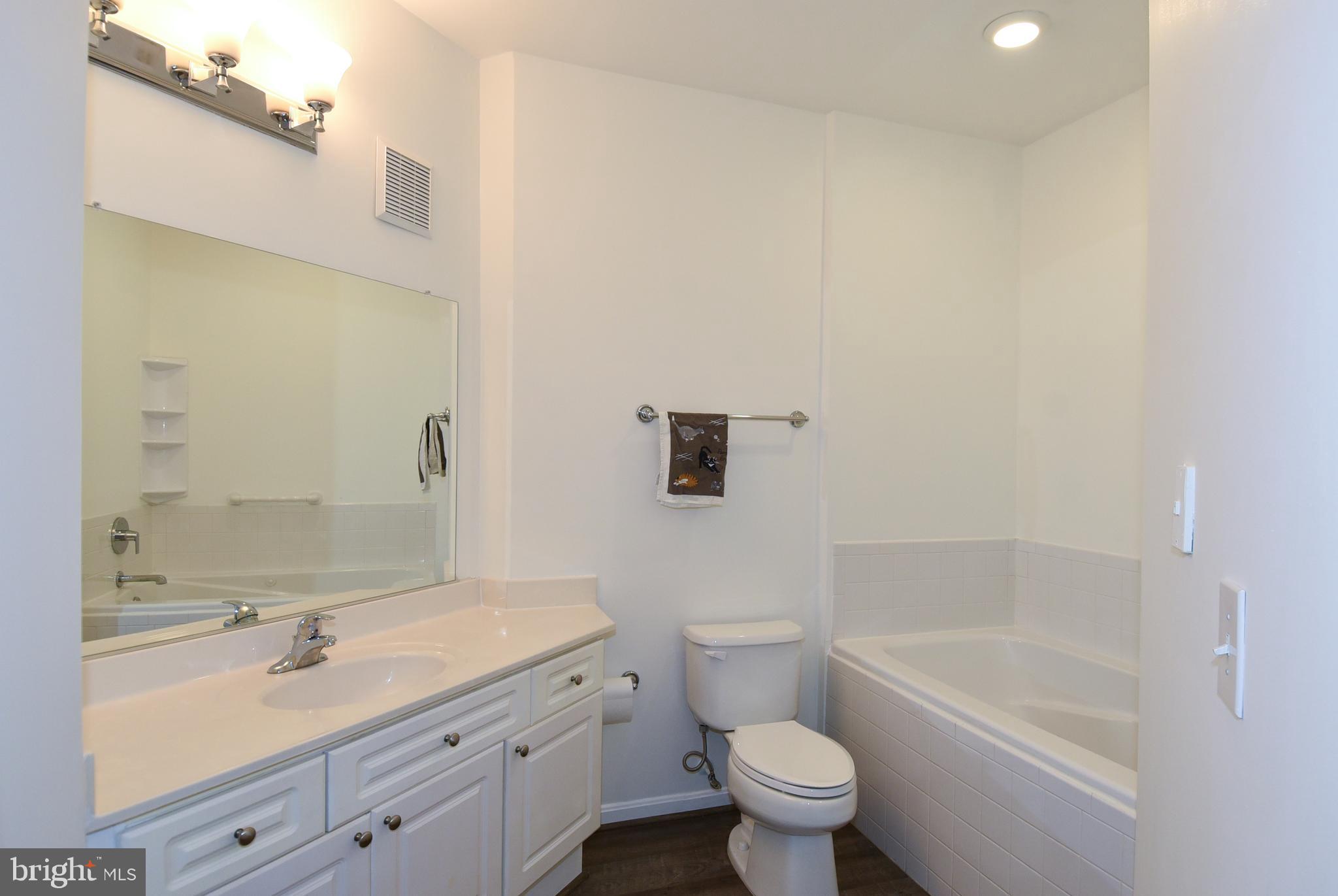 FOUNDERS WALK - Residential Lease