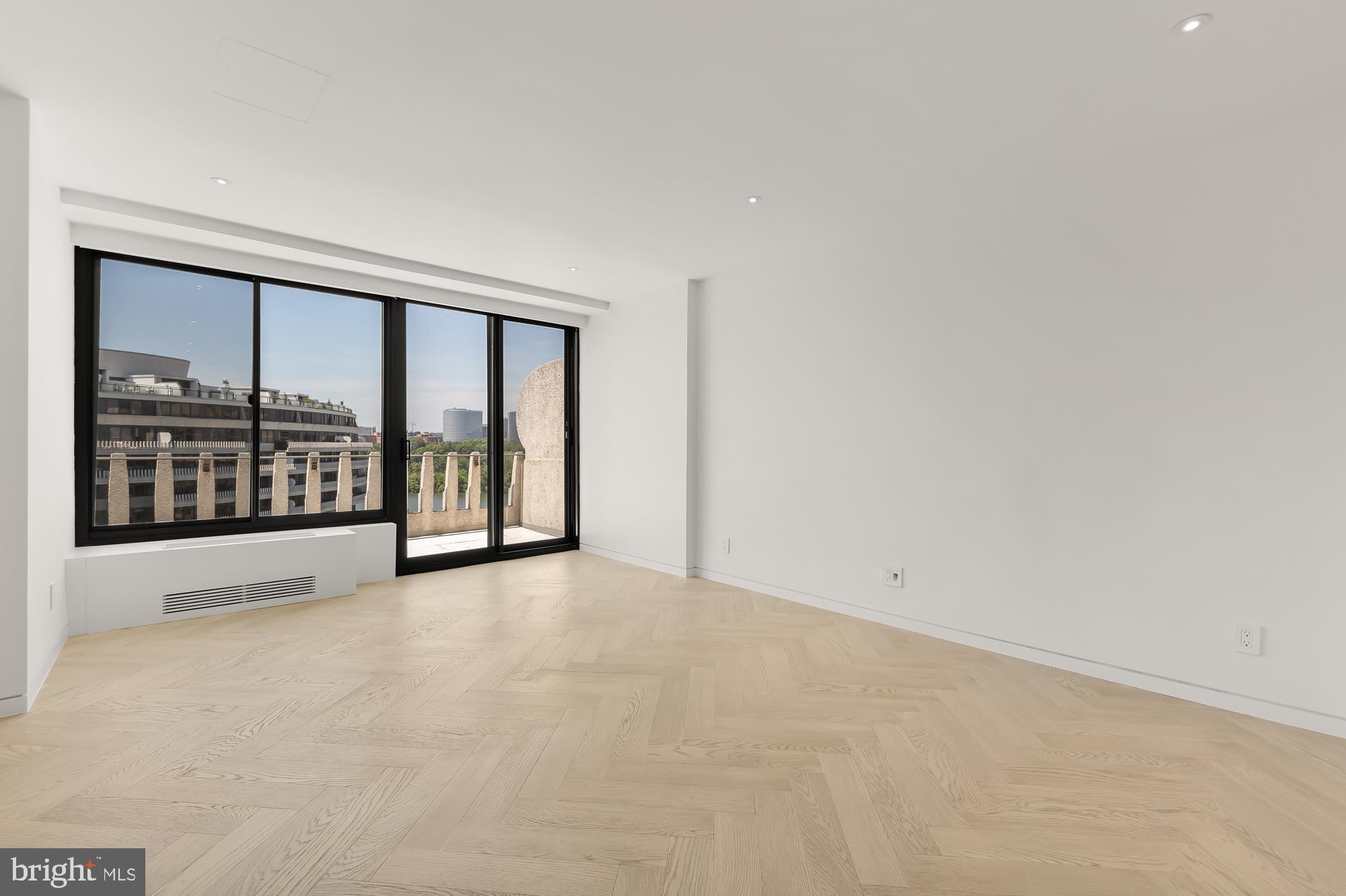 FOGGY BOTTOM - Residential