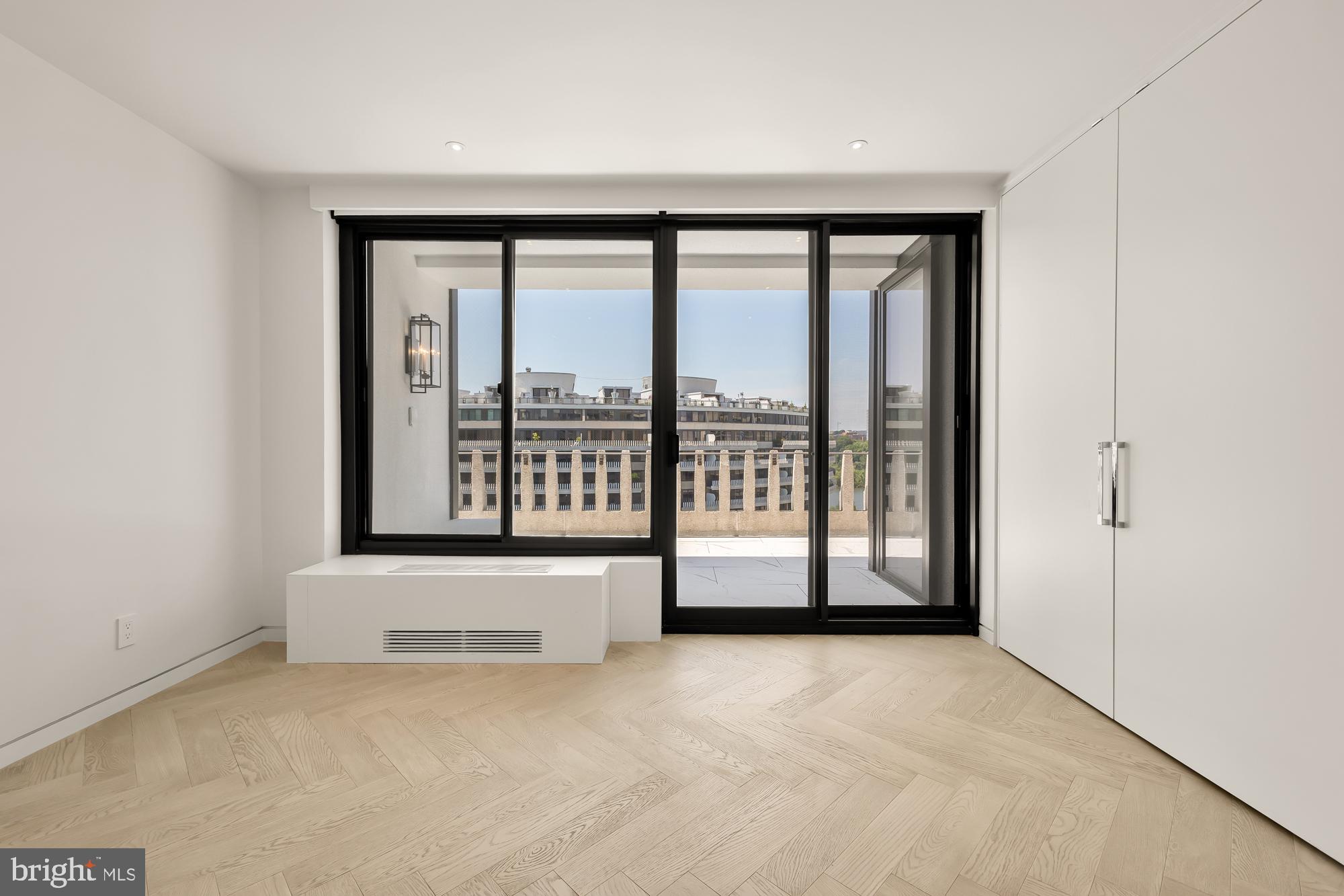 FOGGY BOTTOM - Residential