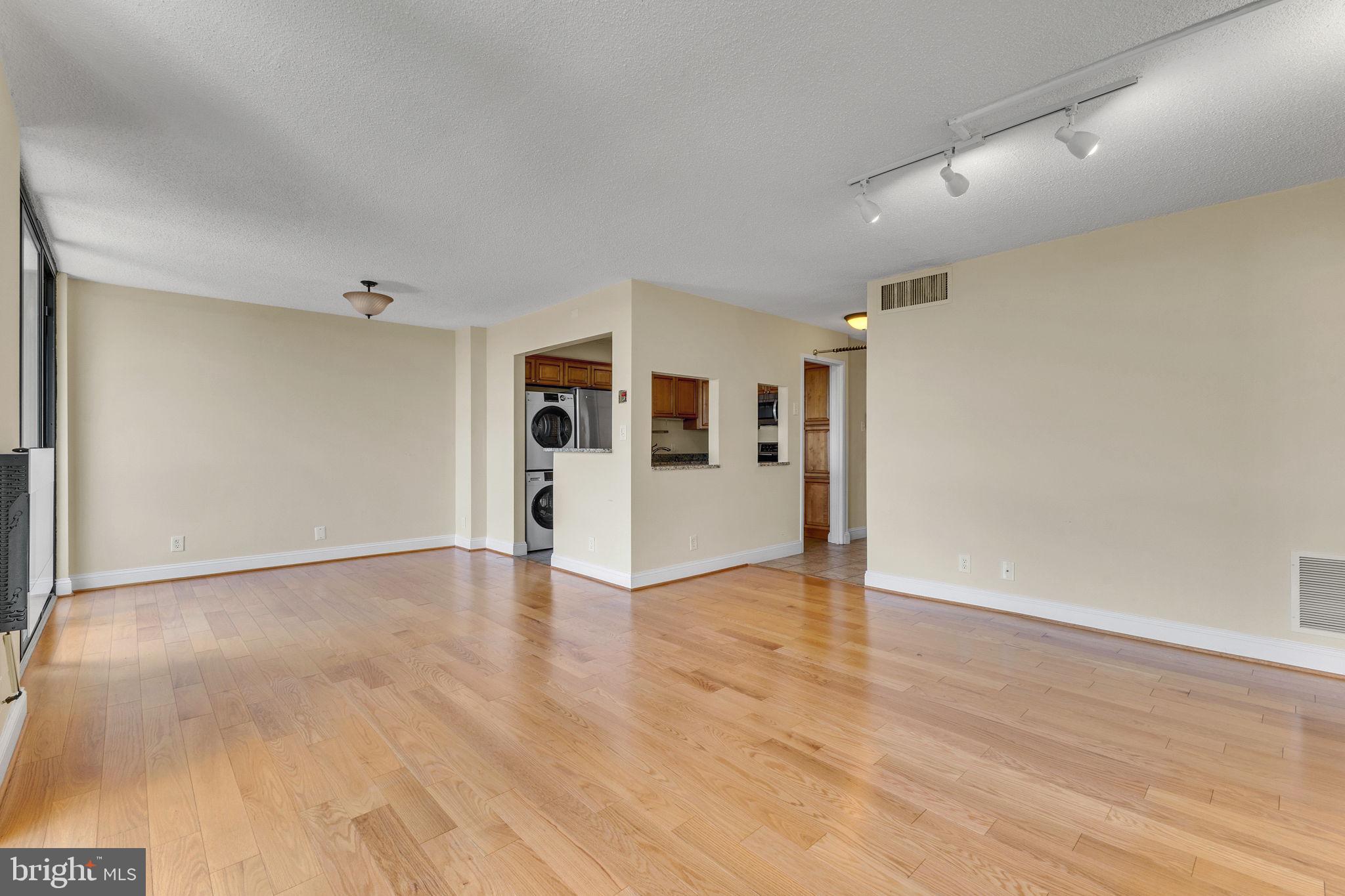 MCLEAN HOUSE NORTH - Residential Lease