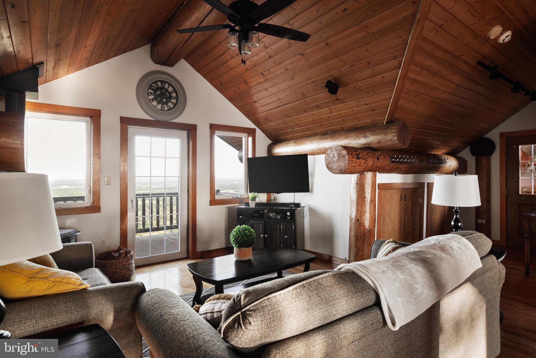 ROUND TOP ESTATES - Residential