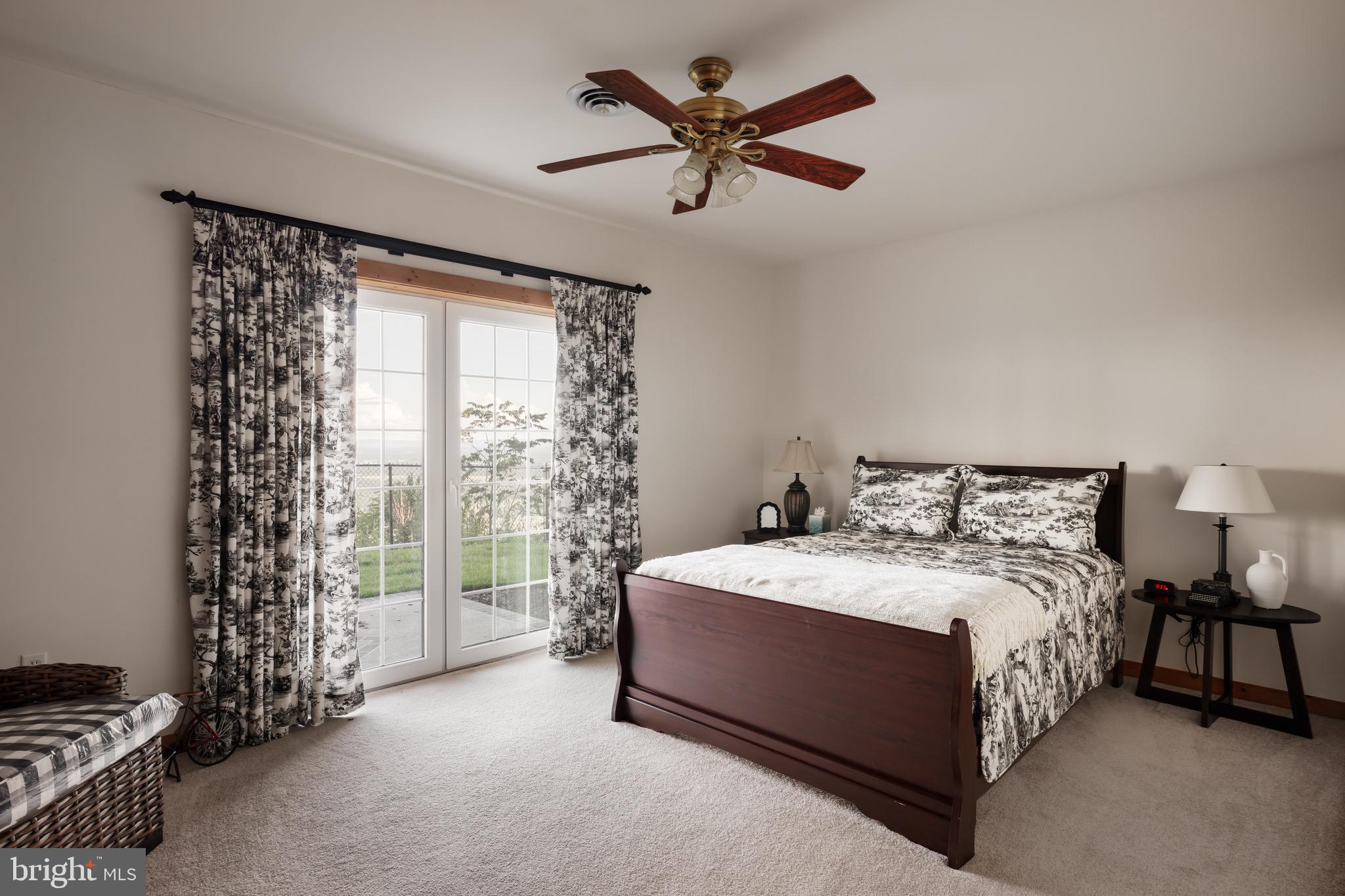 ROUND TOP ESTATES - Residential