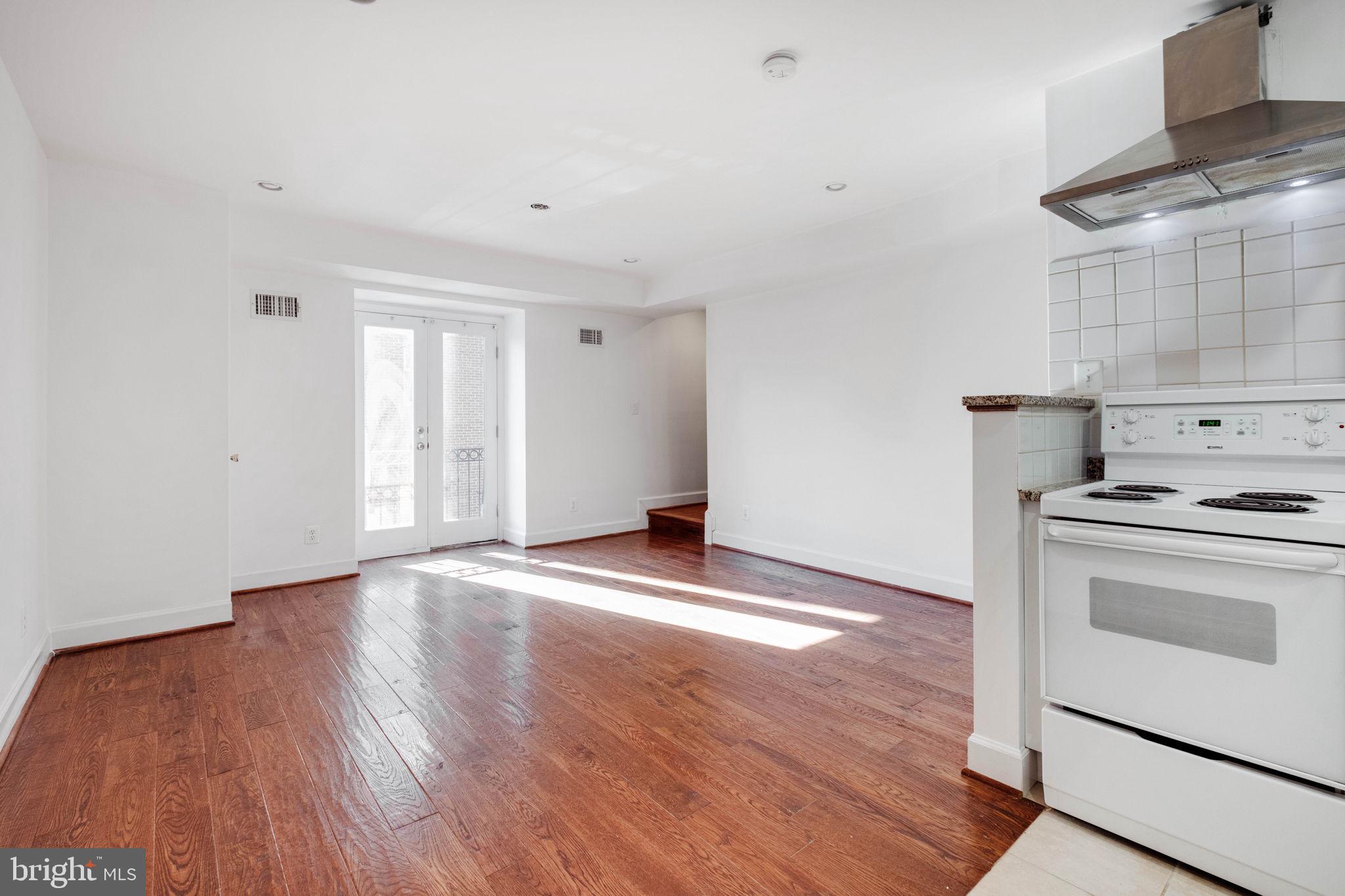 OLD TOWN ALEXANDRIA - Residential Lease