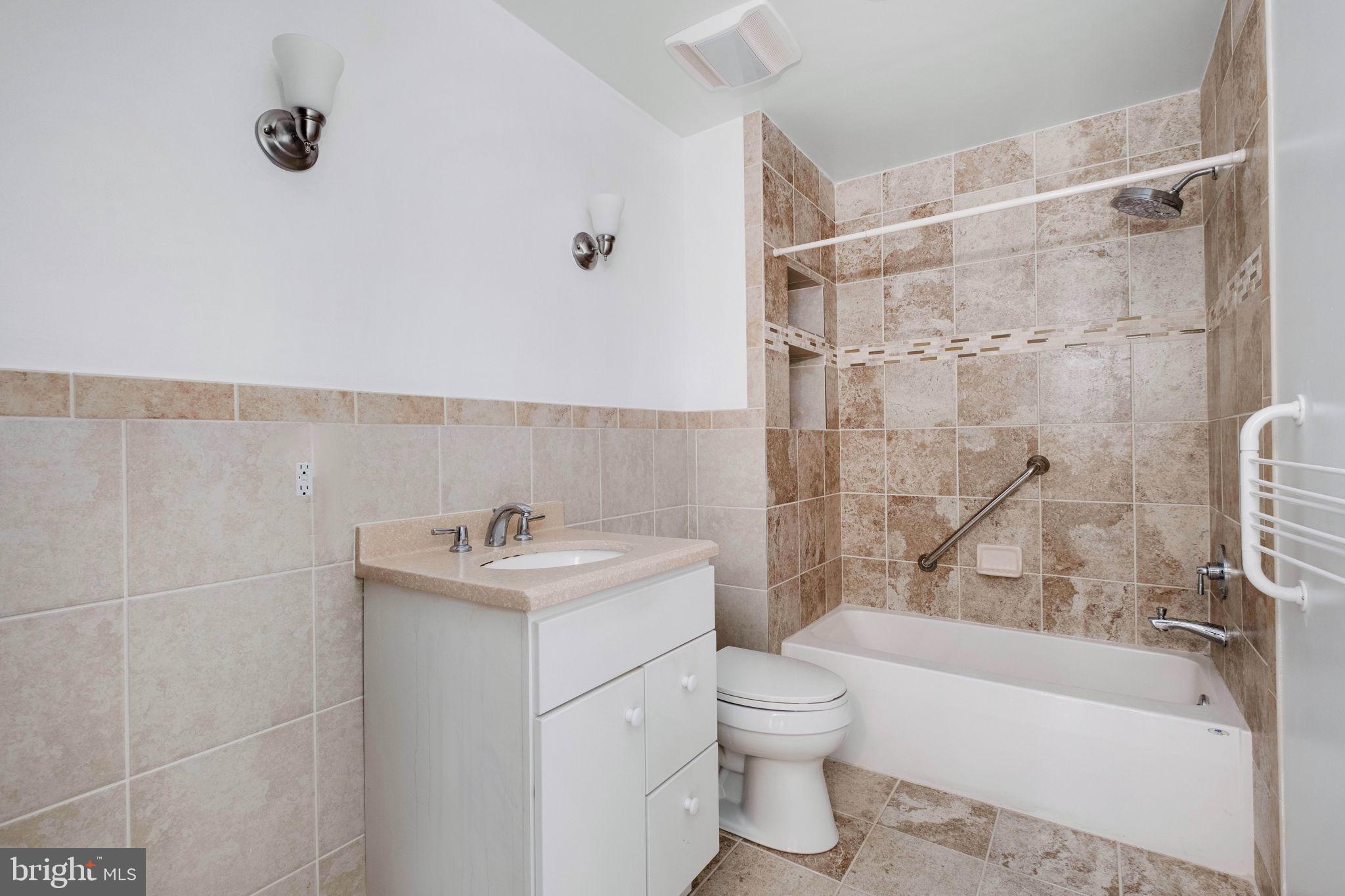 OLD TOWN ALEXANDRIA - Residential Lease