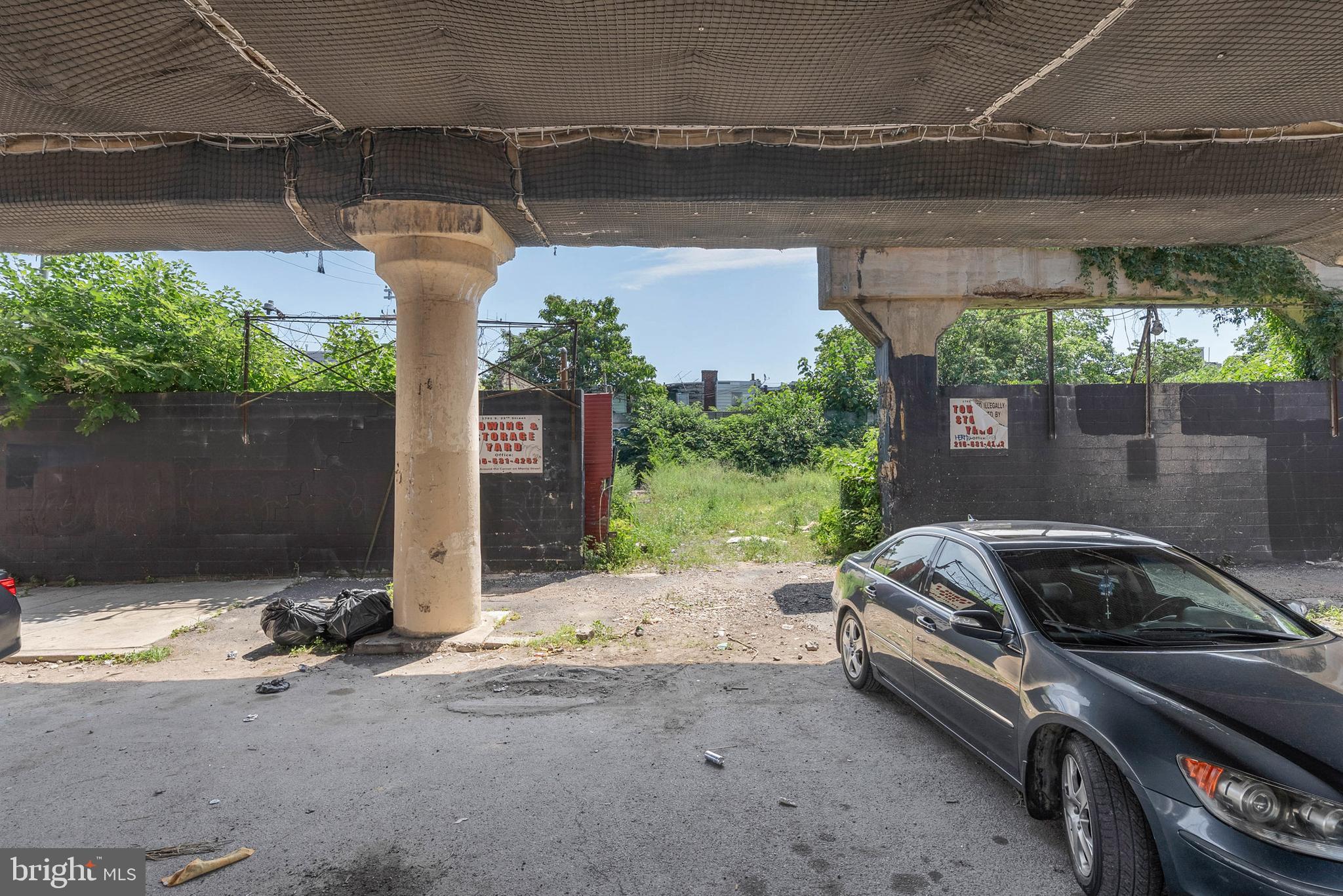 POINT BREEZE - Commercial Sale