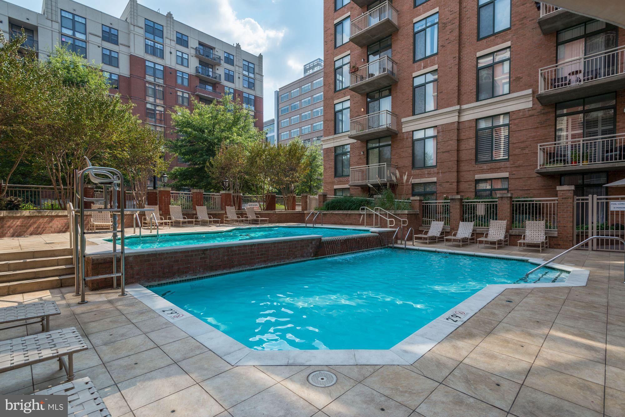 STATION SQUARE - Residential Lease