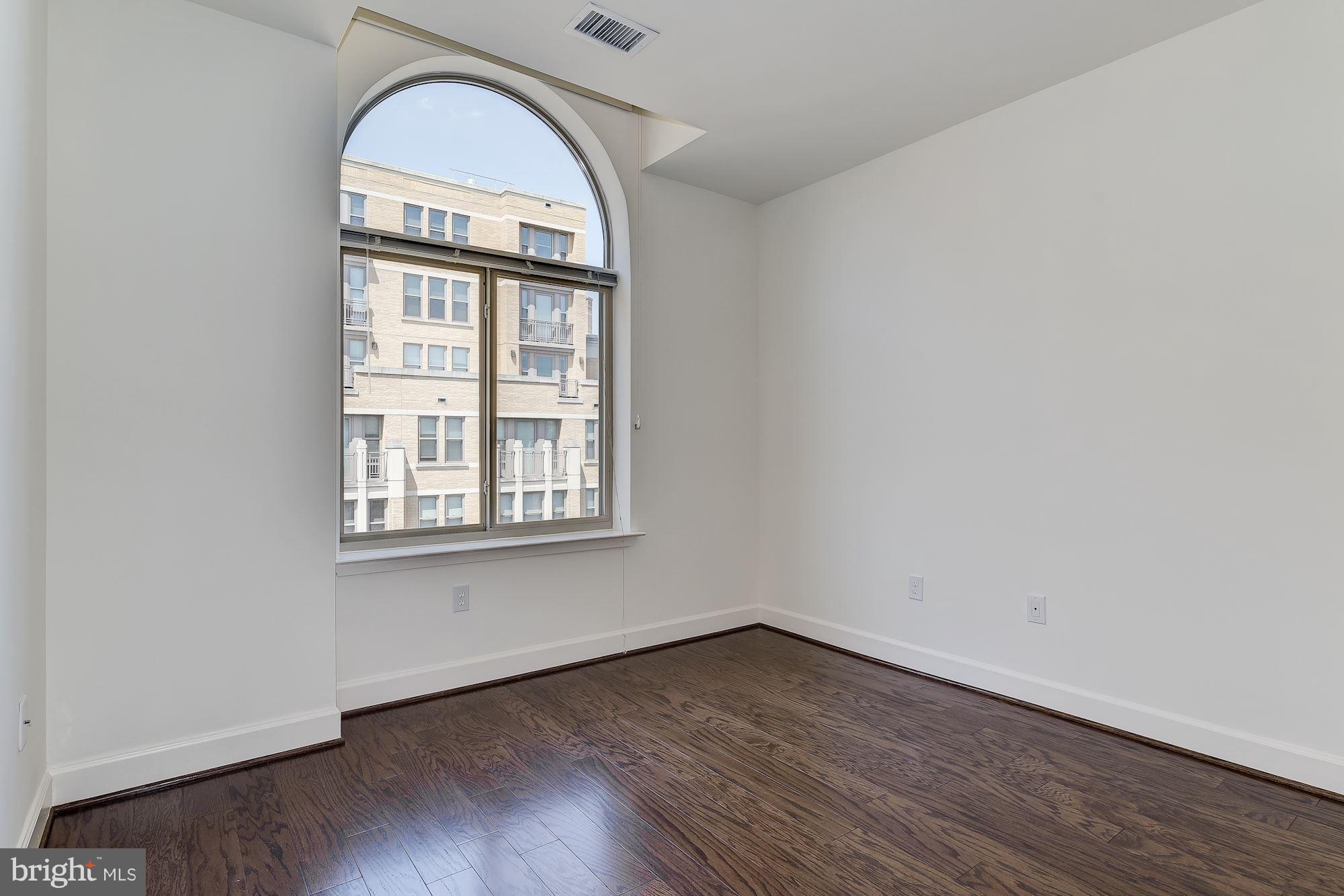 STATION SQUARE - Residential Lease