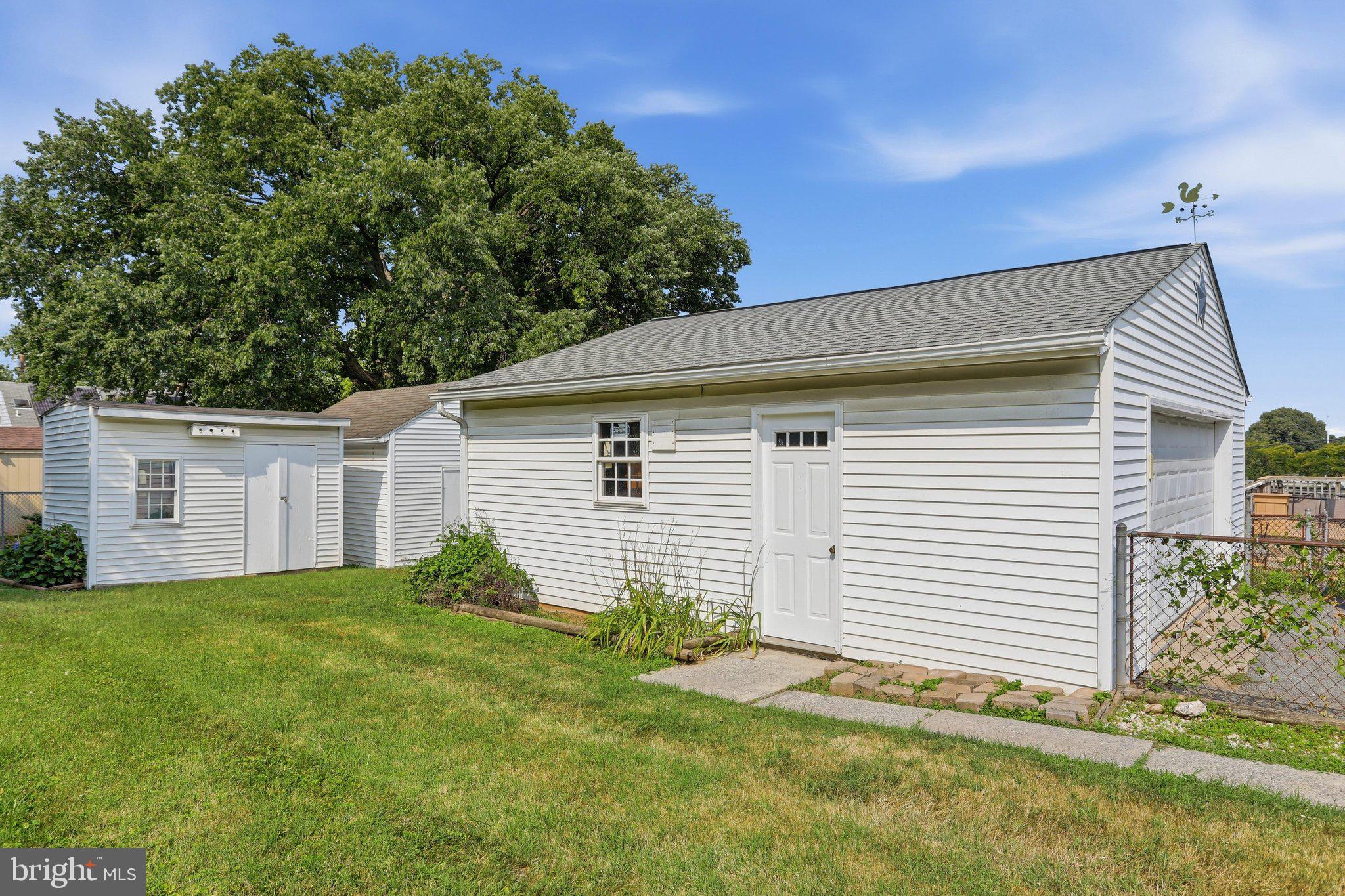 LINDEN HILLS - Residential