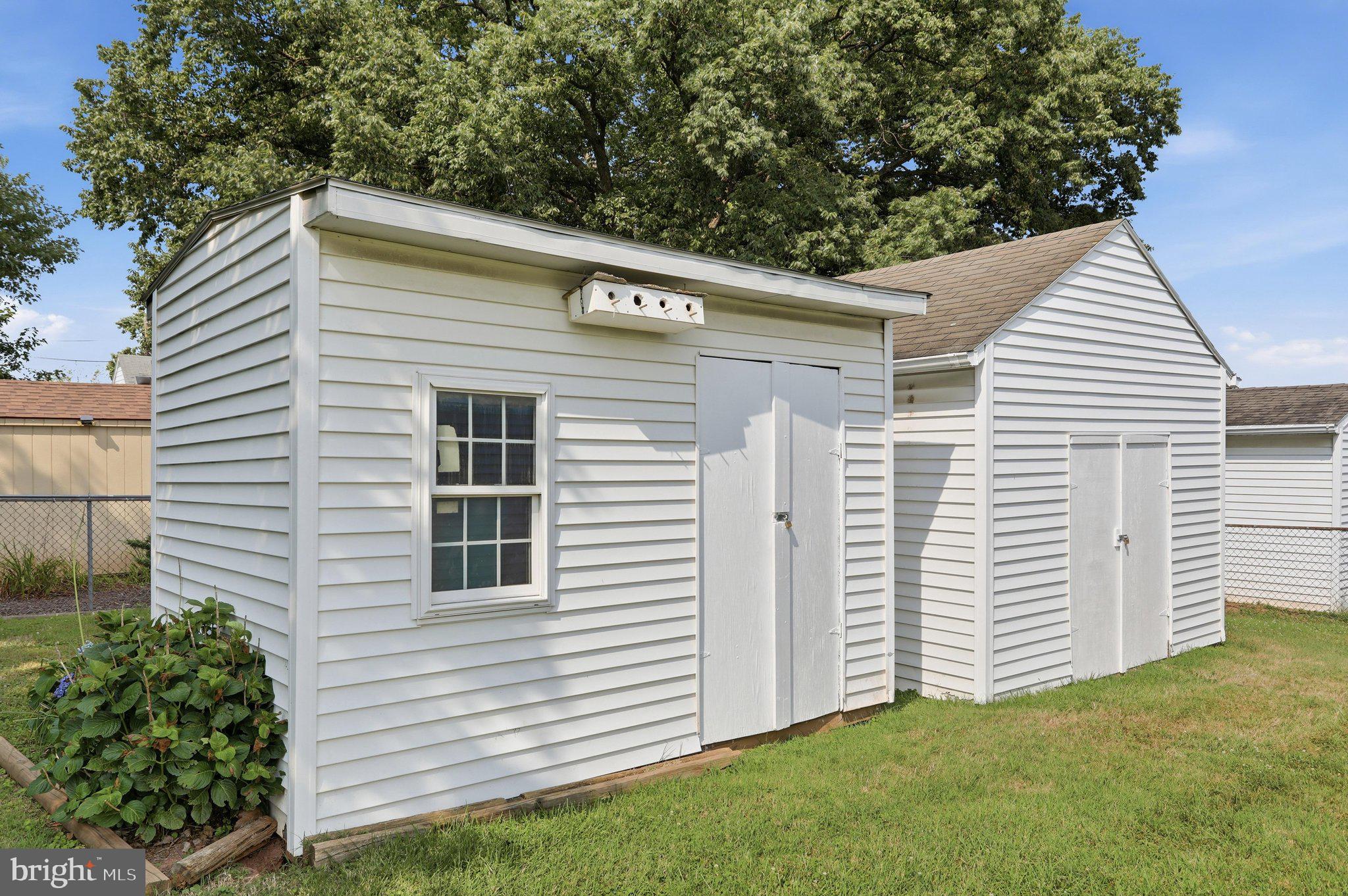 LINDEN HILLS - Residential