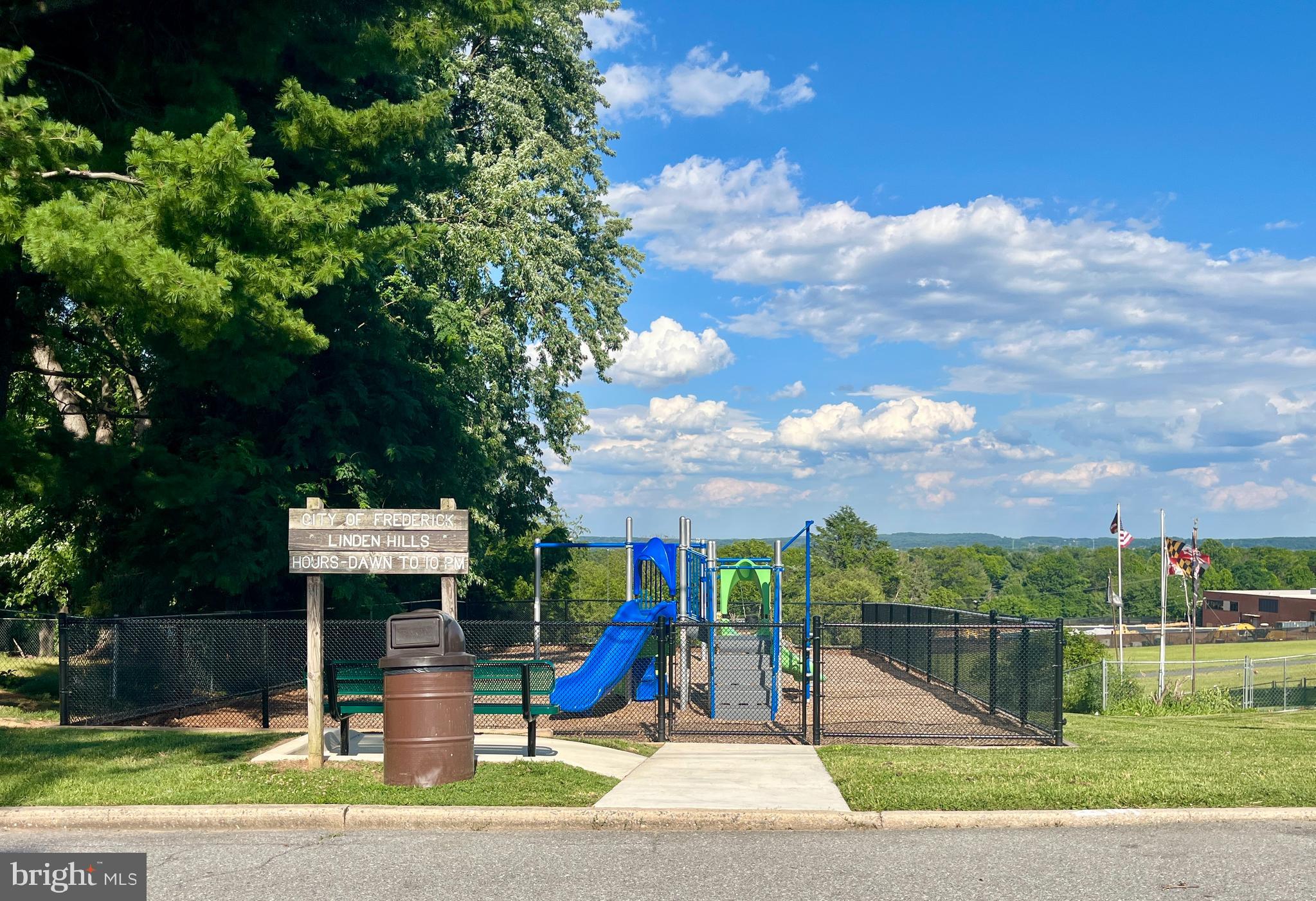 LINDEN HILLS - Residential