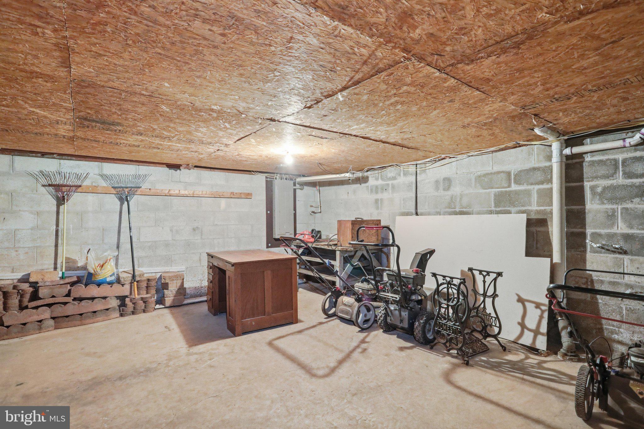 LINDEN HILLS - Residential