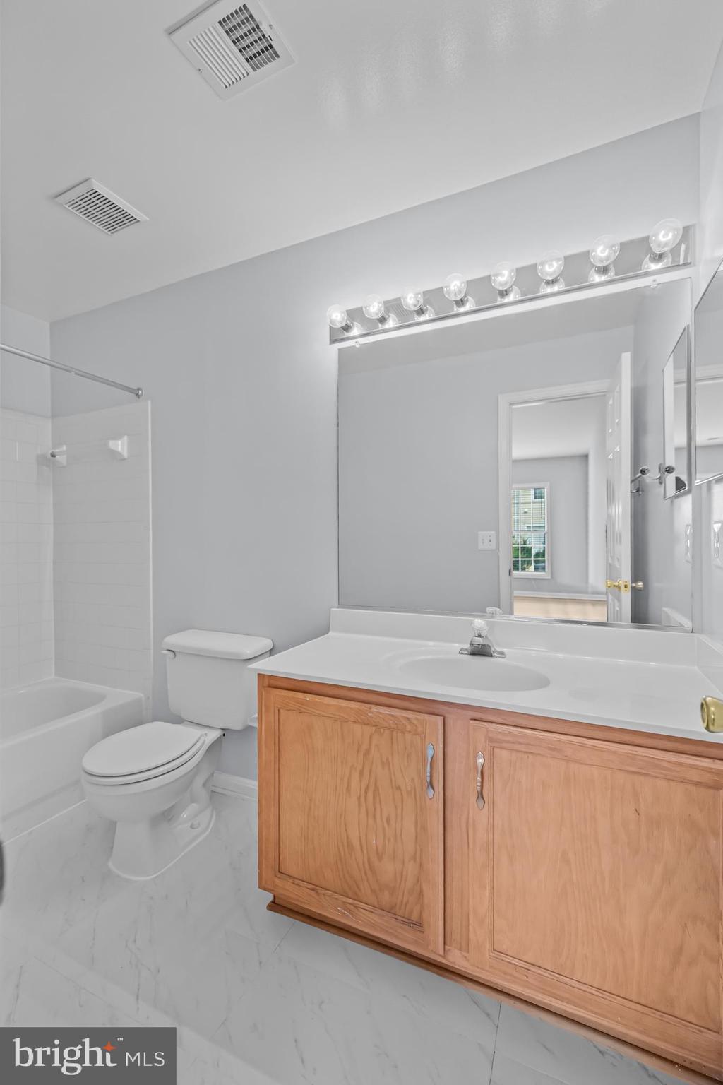 MCNAIR FARMS LANDBAY 6 - Residential