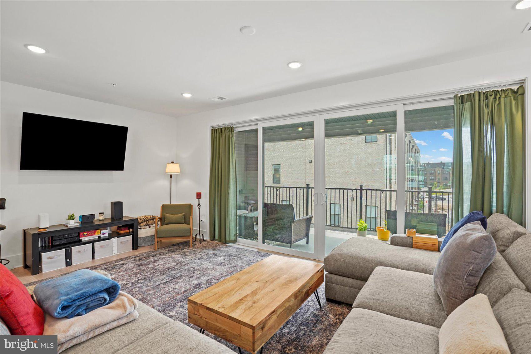 LOCKE LANDING - Residential