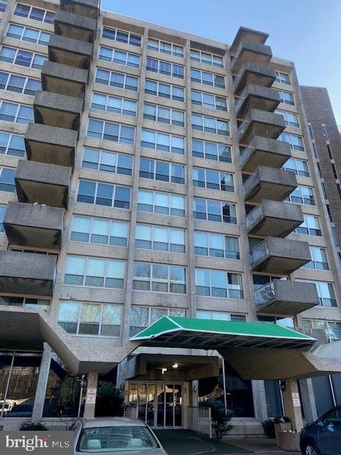 2 Bedroom, 2 bath with Den 7th floor unit.  Formerly a 3 bedroom, 3 bath unit converted to Den and Laundry Room.  Modern Kitchen. Stackable Washer and Dryer.   There is a storage bin on the lower level; 24-hour Gated Community with staffed security and a 24-hour Doorman.  Amenities offered by the Green Hill include a library, meeting rooms, courtesy bus, tennis courts, playground, health club, indoor and outdoor pool.  The monthly HOA includes all utilities including water, electric, heat and air conditioning. 
 The owner pays for cable/internet/phone.  The monthly condo fee is $1,360.  There is a non-refundable $300 to reserve the freight elevator and a $500 refundable move in security deposit.  The capital contribution of 2 months condo fee is due at closing.  There is also a special assessment since the Green Hill has recently undergone a thorough renovation of its common areas.  The remaining assessment is due in 2025 and 2026.