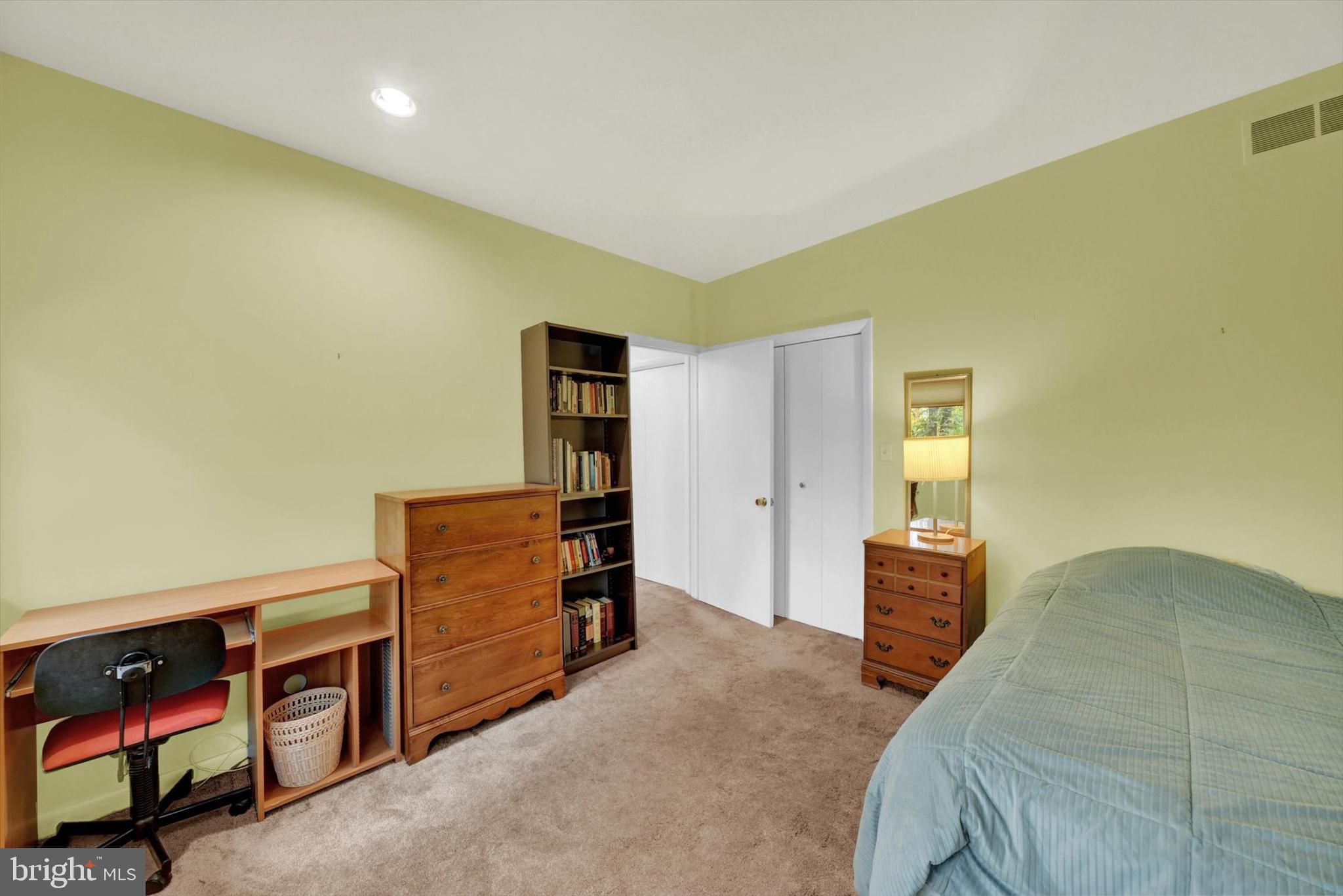 CAVESWOOD - Residential