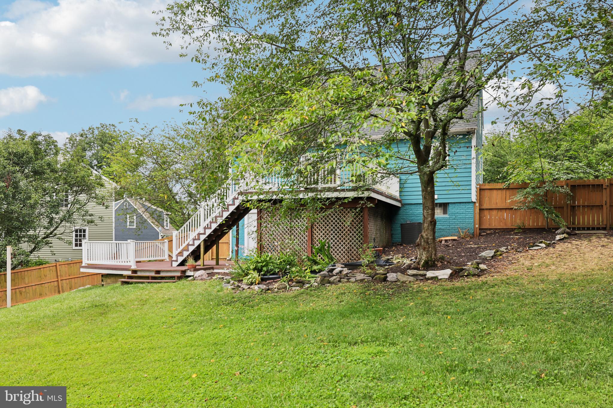 LAKE LINGANORE - Residential