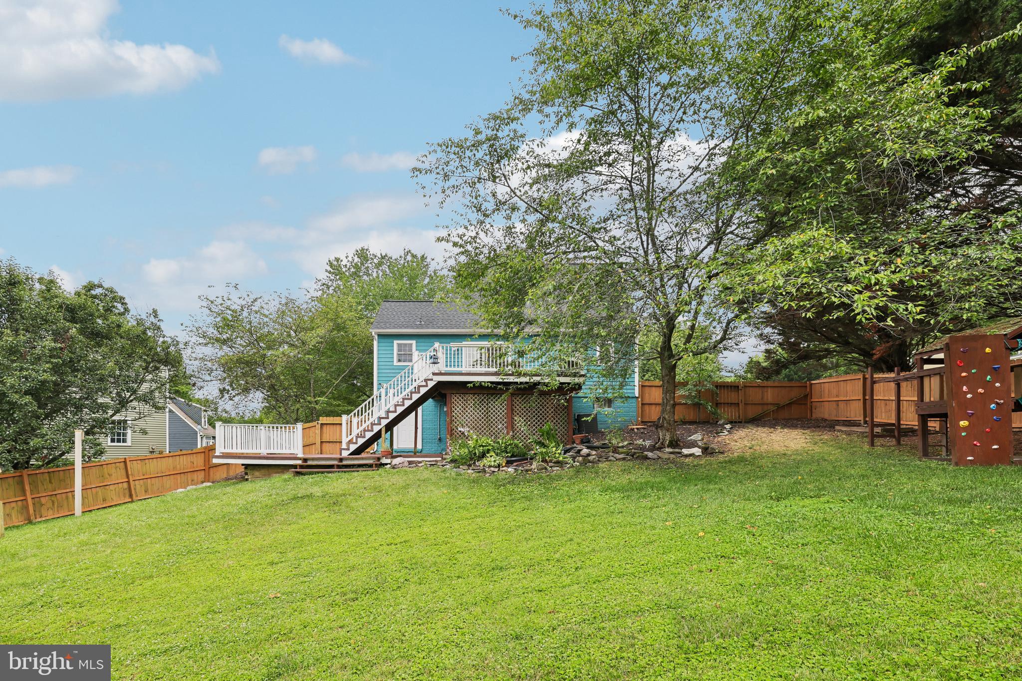 LAKE LINGANORE - Residential