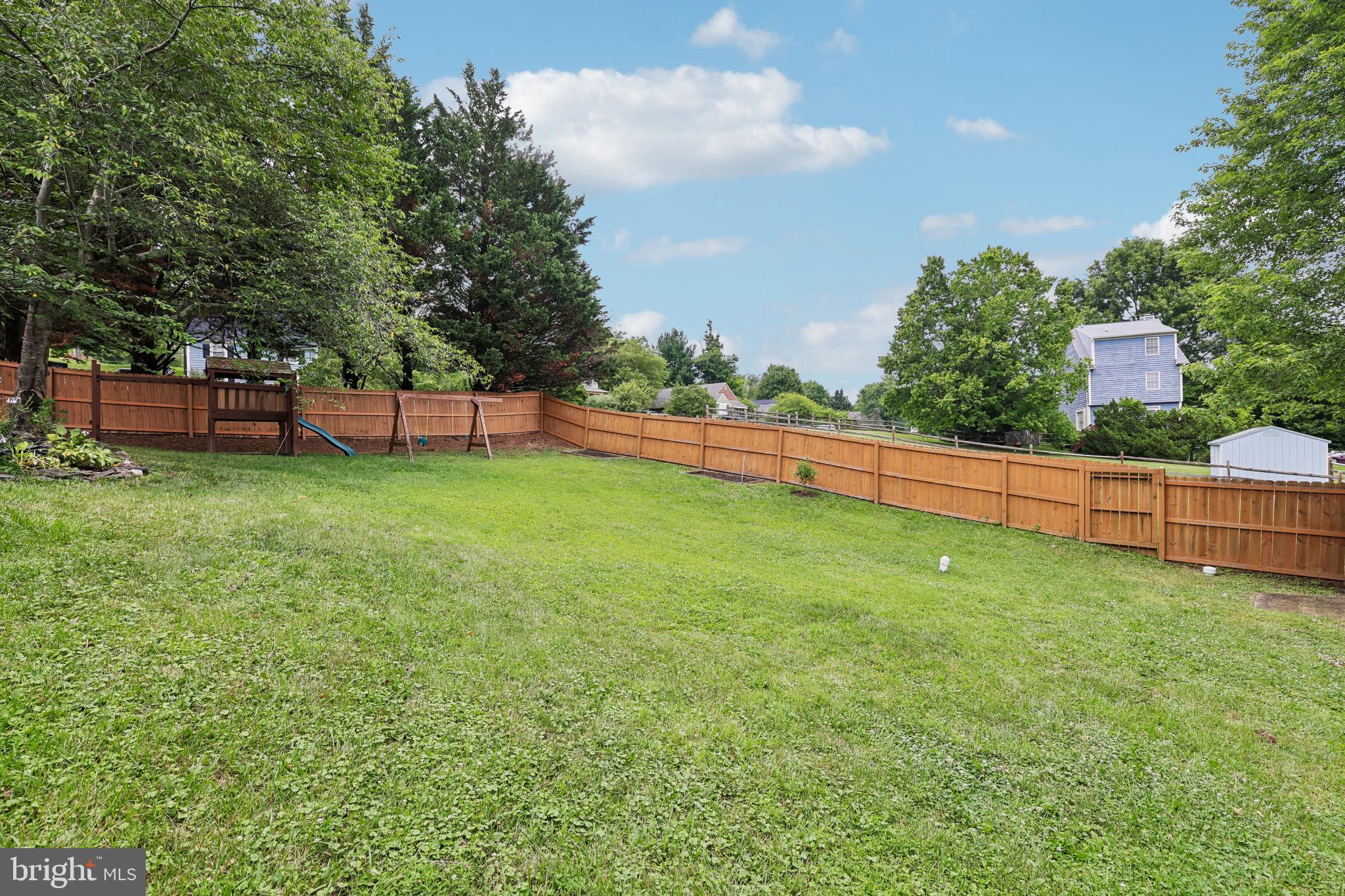 LAKE LINGANORE - Residential