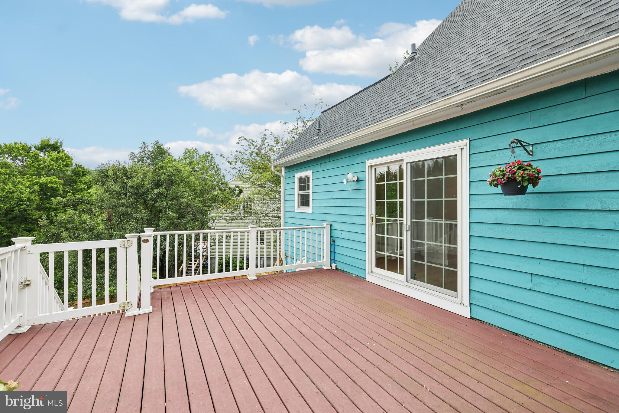 LAKE LINGANORE - Residential