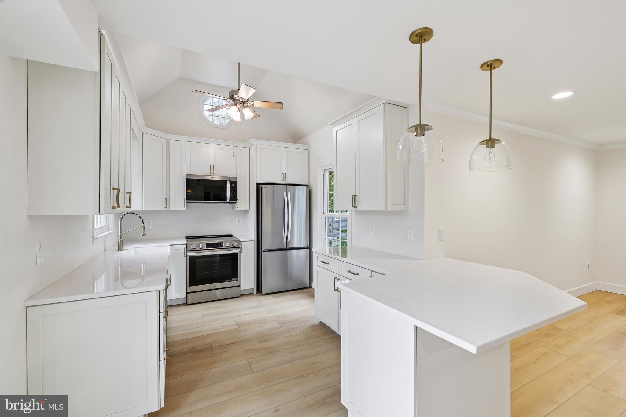 LAKE LINGANORE - Residential