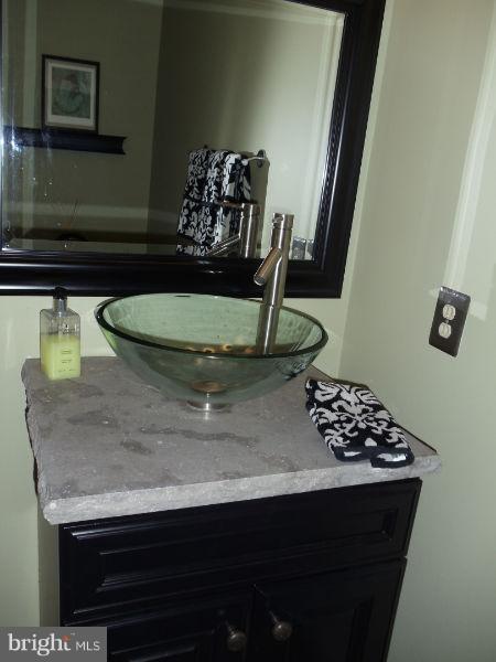 LAYHILL VIEW - Residential Lease