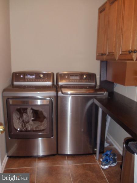 LAYHILL VIEW - Residential Lease