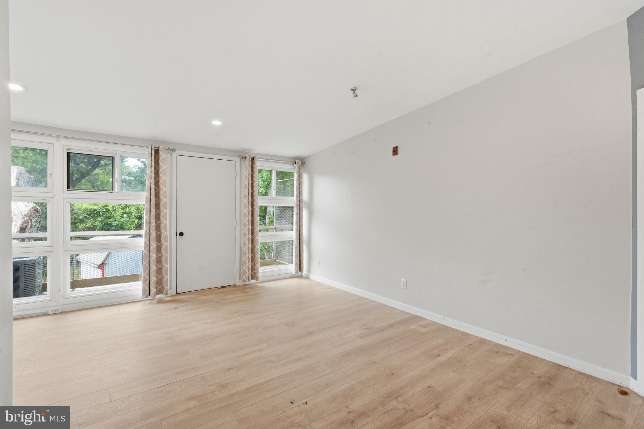 RIGGS HILL - Residential