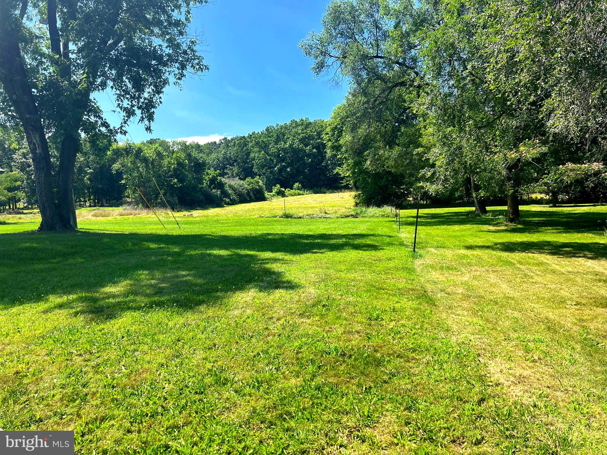 A diamond in the rough waiting for you to develop into building sites! Situate at the edge of the east side of Moorefield. It's not often you have the opportunity to purchase a tract of this size with such potential! Wooded and open, the land slopes gradually upward  to the top of the wooded ridge and down the back southern side.
A perfect location for secluded home(s), yet less than five minutes into town. Call for showing today!