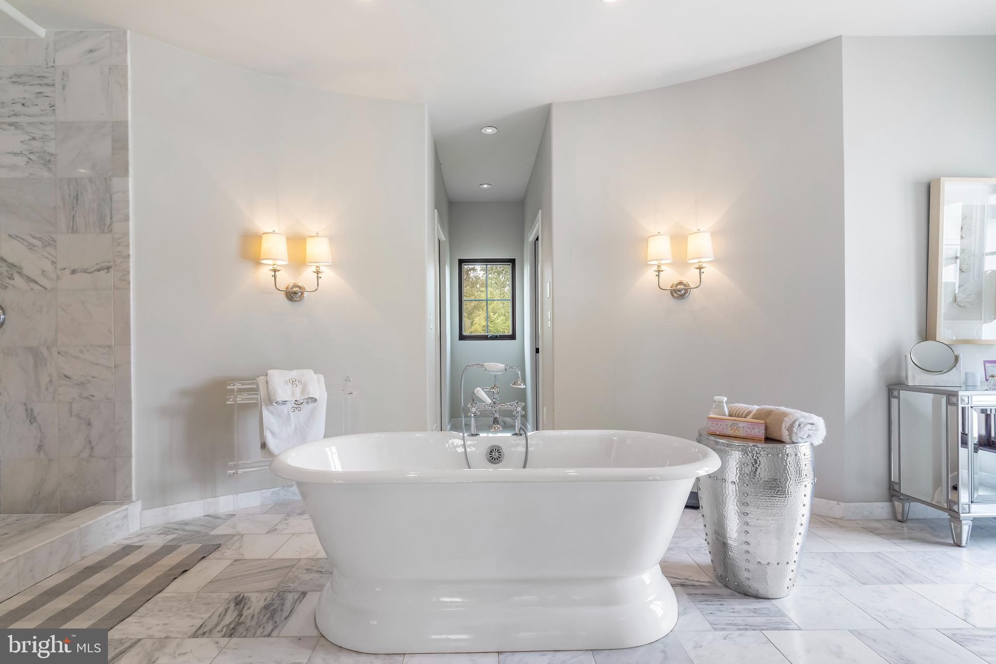 SEVEN LAKES - Residential
