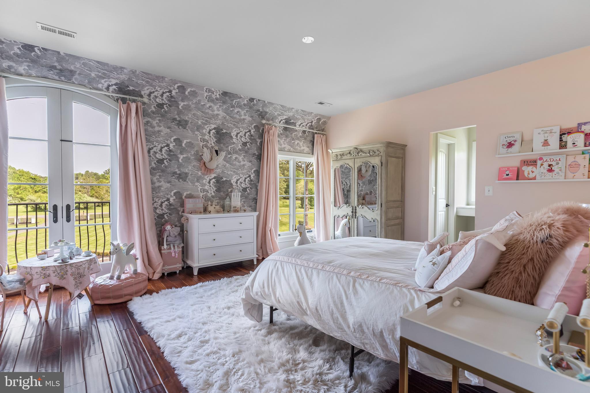 SEVEN LAKES - Residential