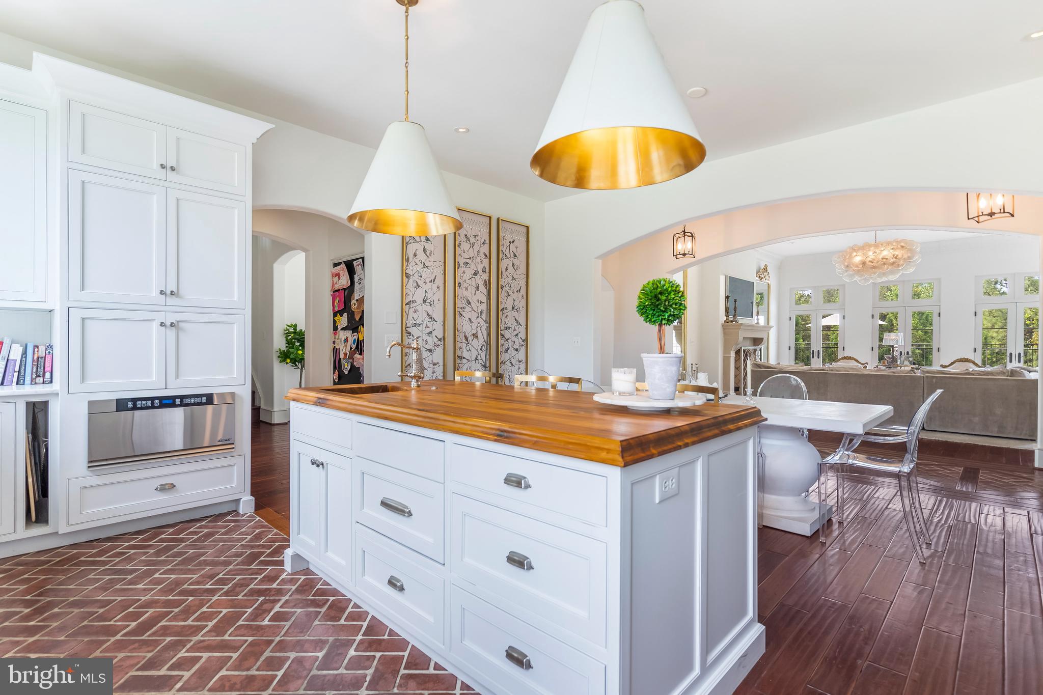 SEVEN LAKES - Residential