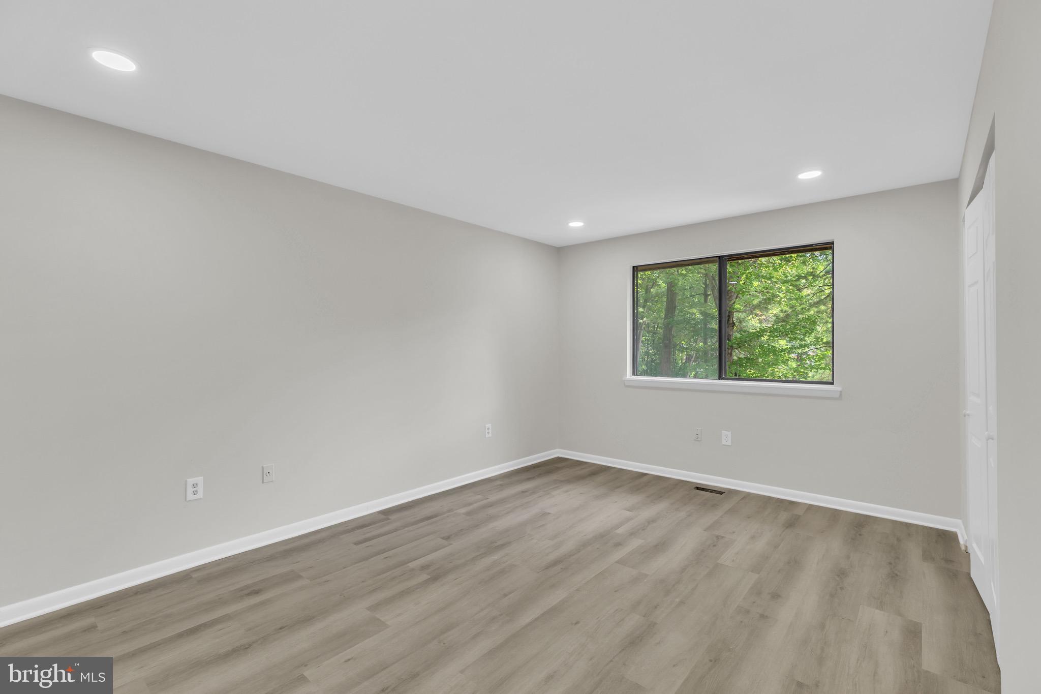 BURKE CENTRE - Residential
