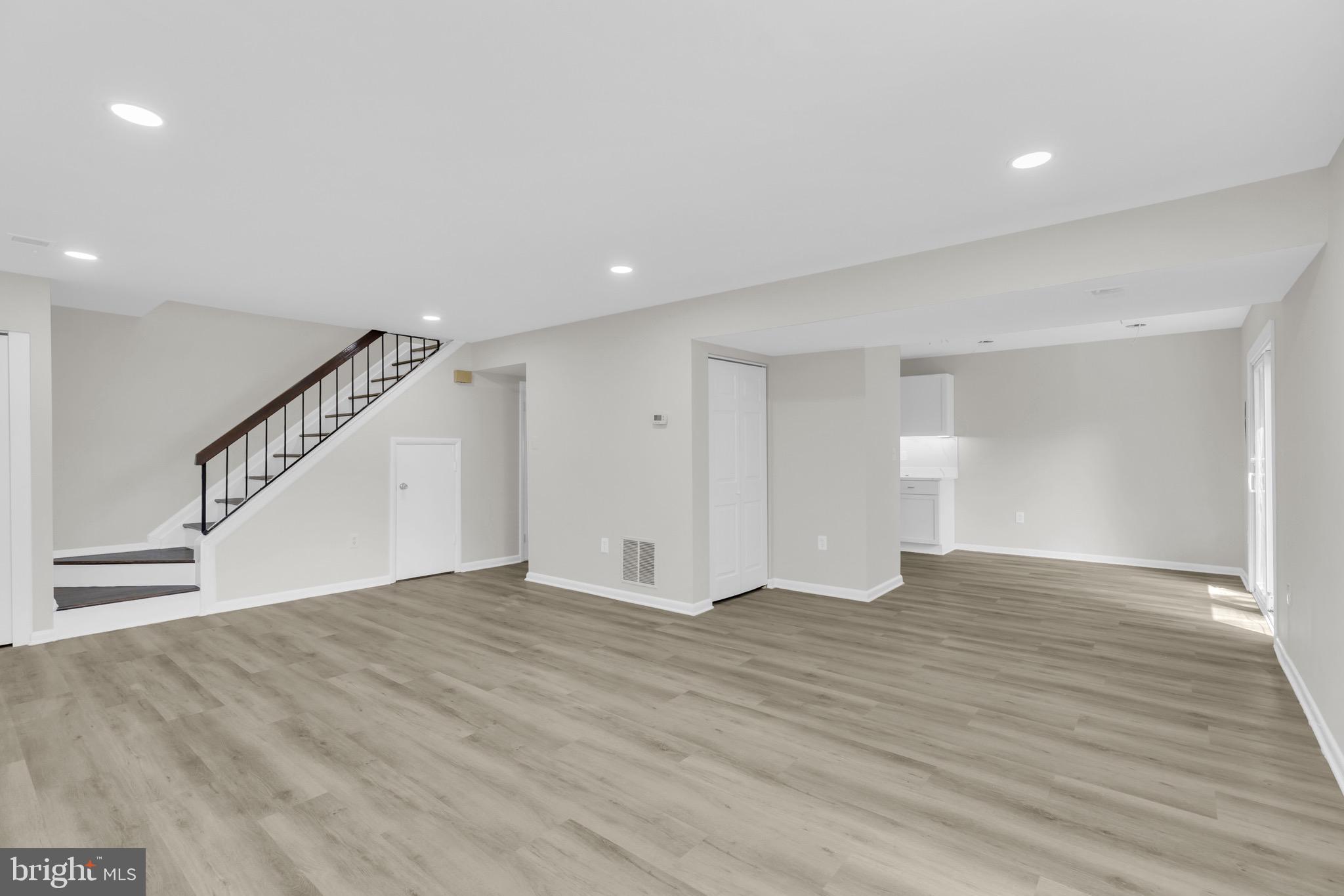 BURKE CENTRE - Residential
