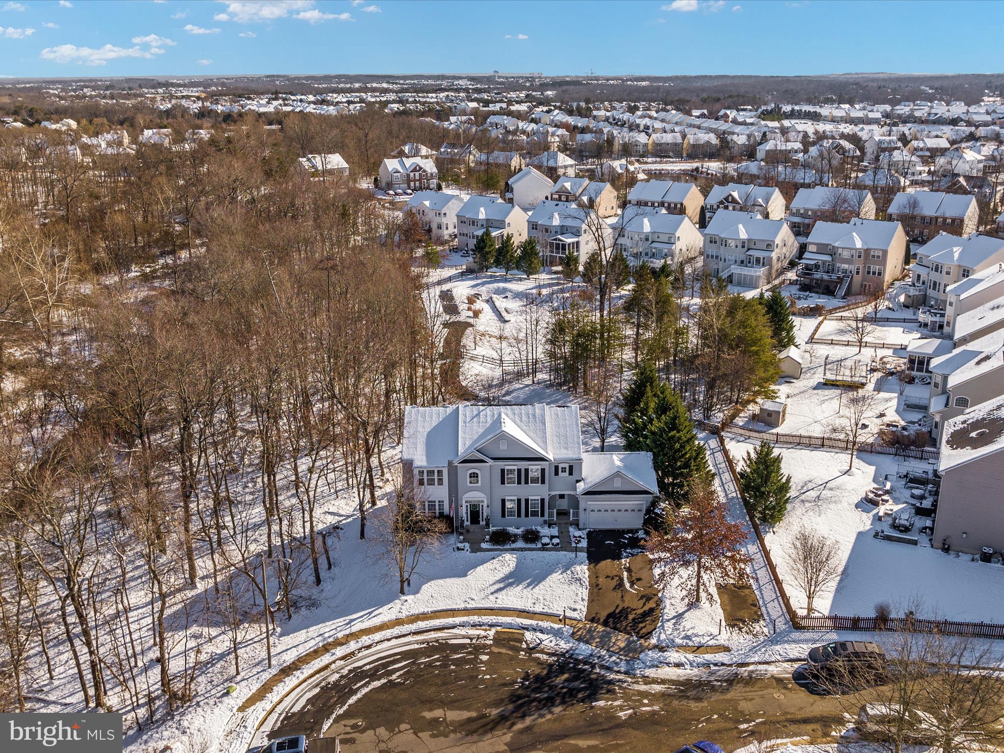 NEW DOMINION HUNT ESTATE - Residential