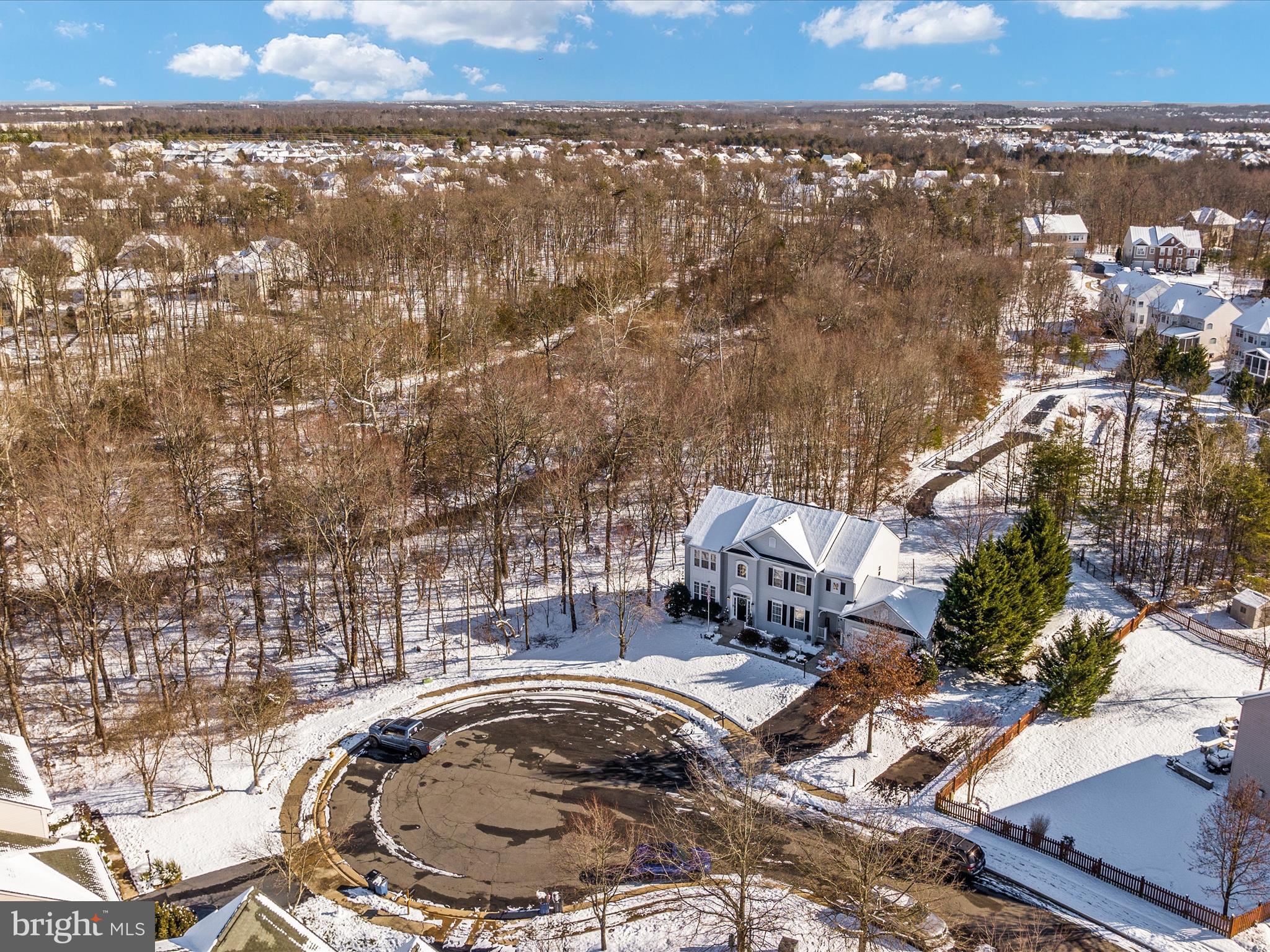 NEW DOMINION HUNT ESTATE - Residential