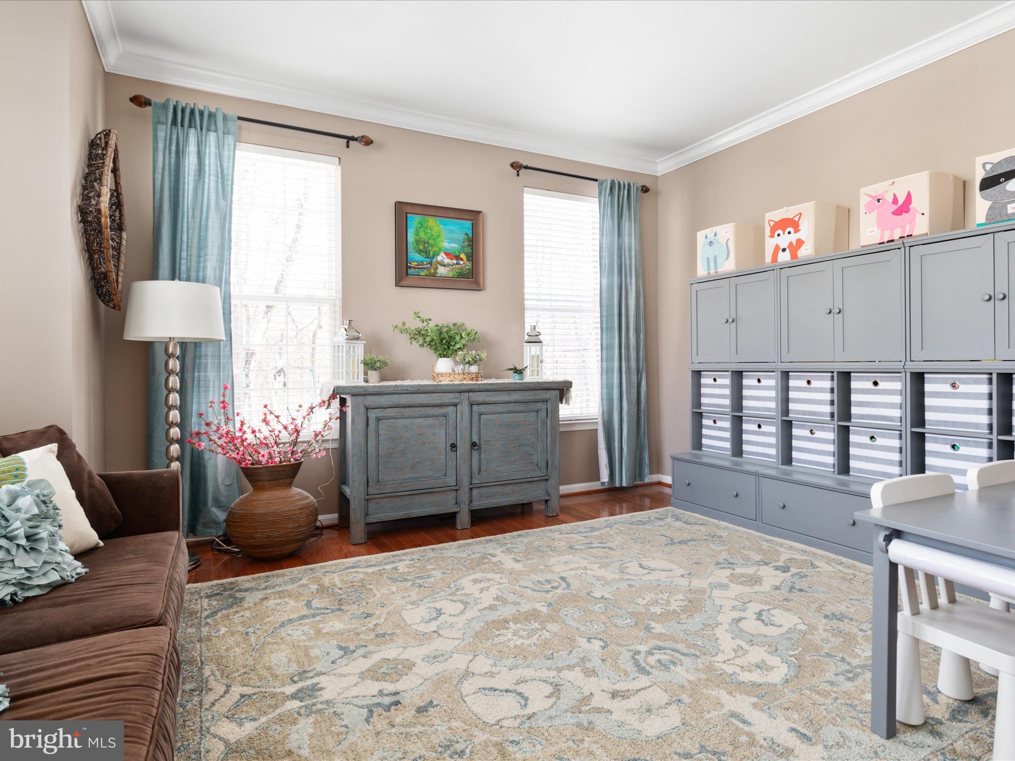 NEW DOMINION HUNT ESTATE - Residential