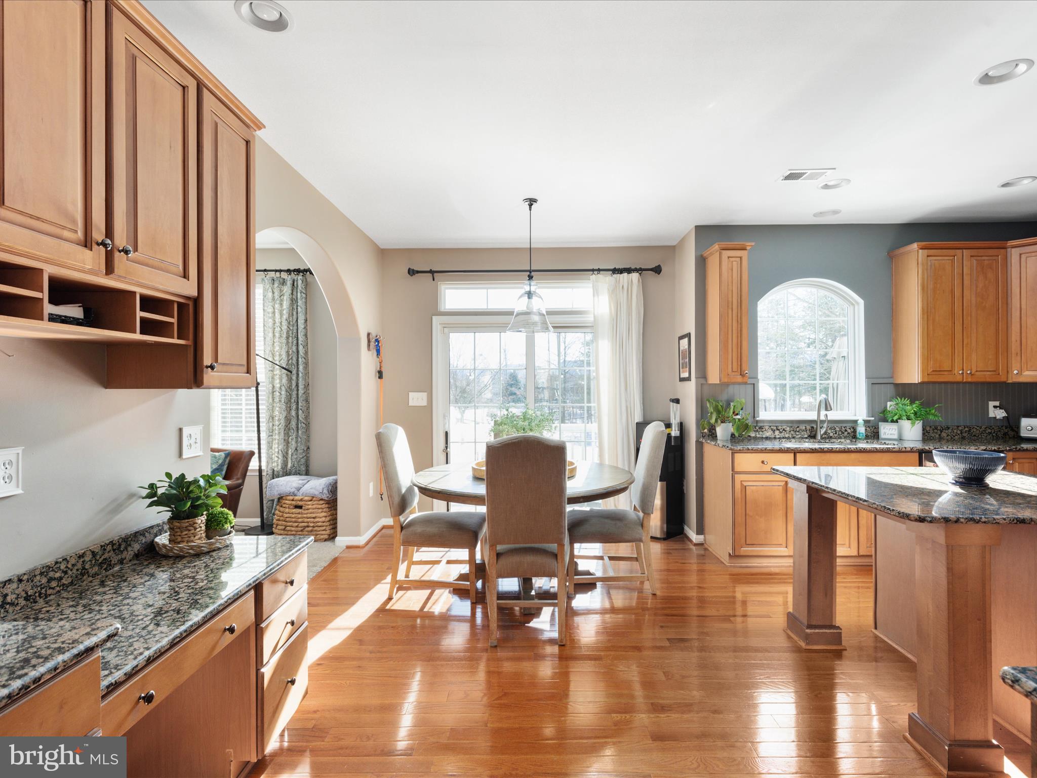 NEW DOMINION HUNT ESTATE - Residential