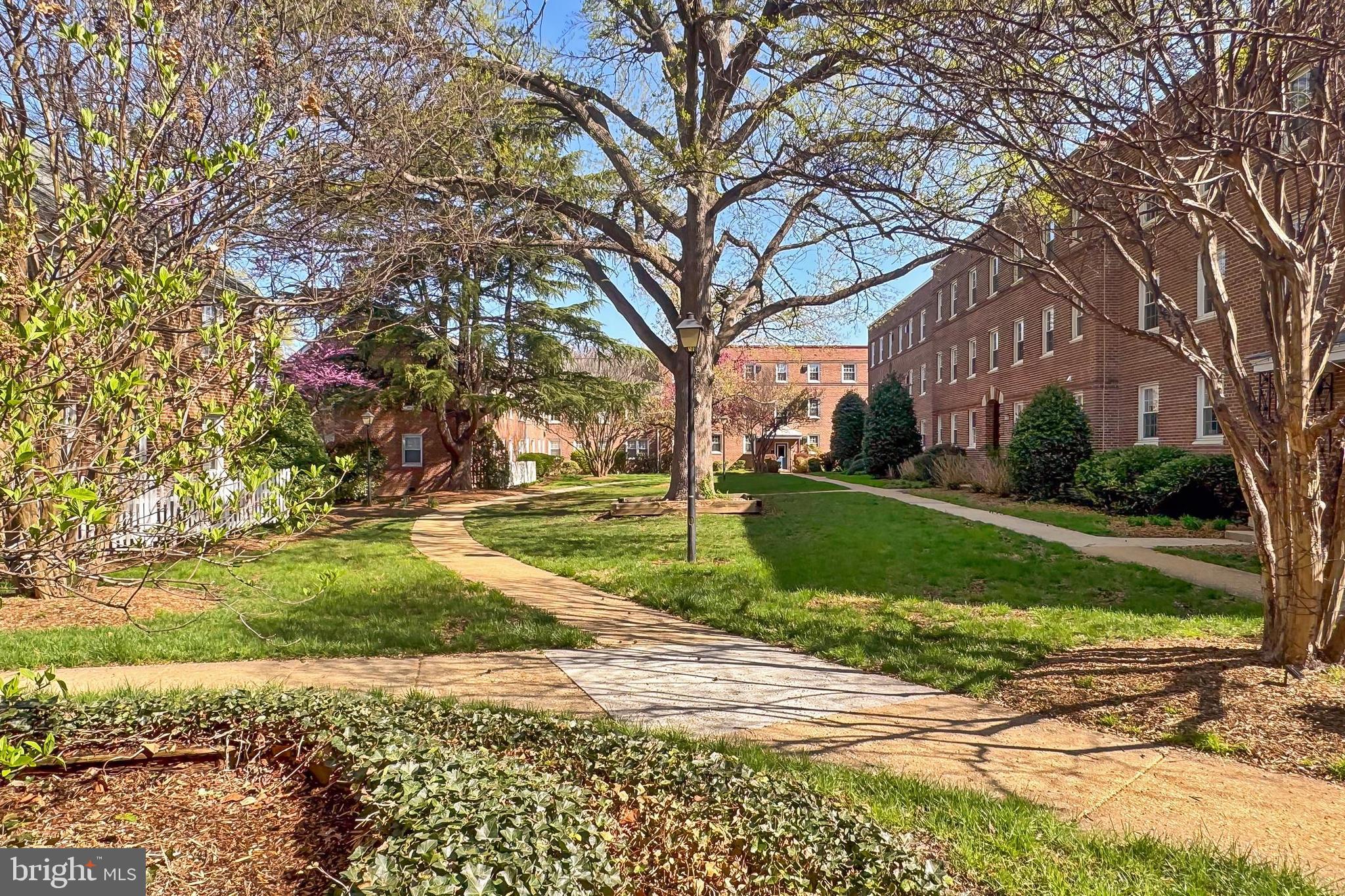 FAYETTE COURT - Residential