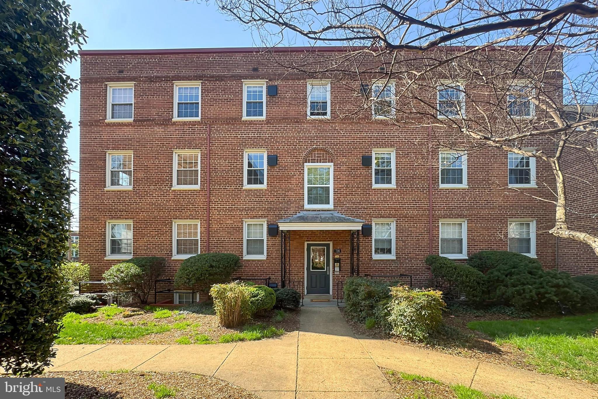 FAYETTE COURT - Residential