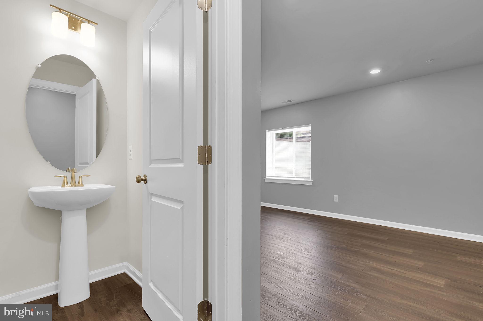 CLARKSBURG SQUARE - Residential