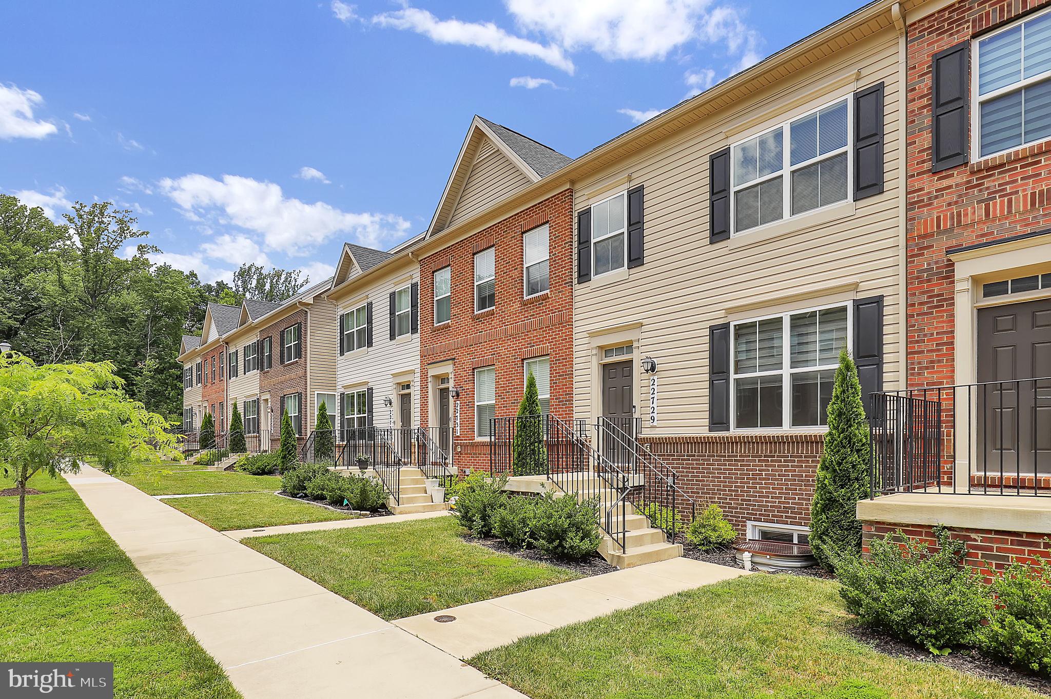 CLARKSBURG SQUARE - Residential