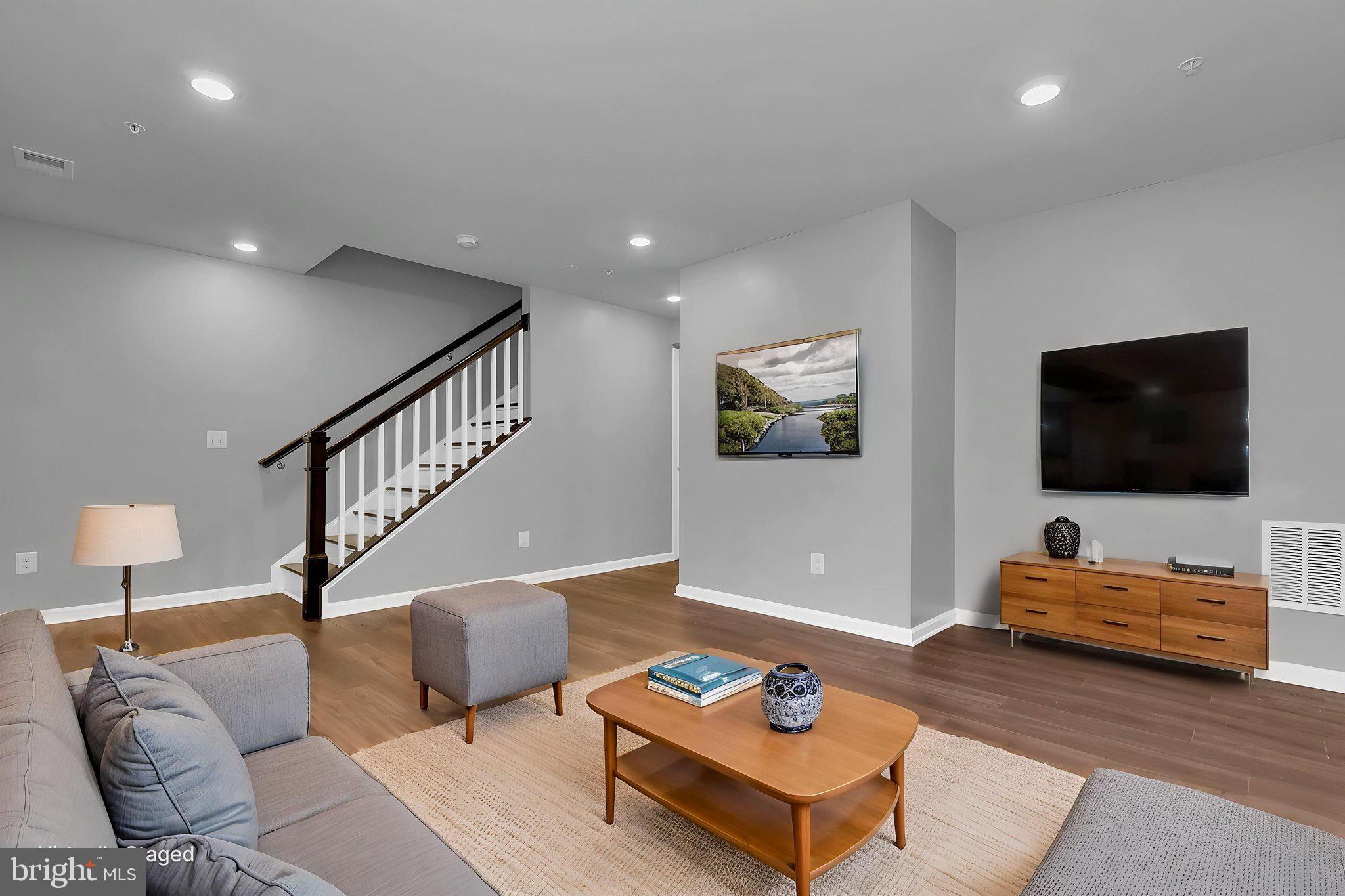 CLARKSBURG SQUARE - Residential