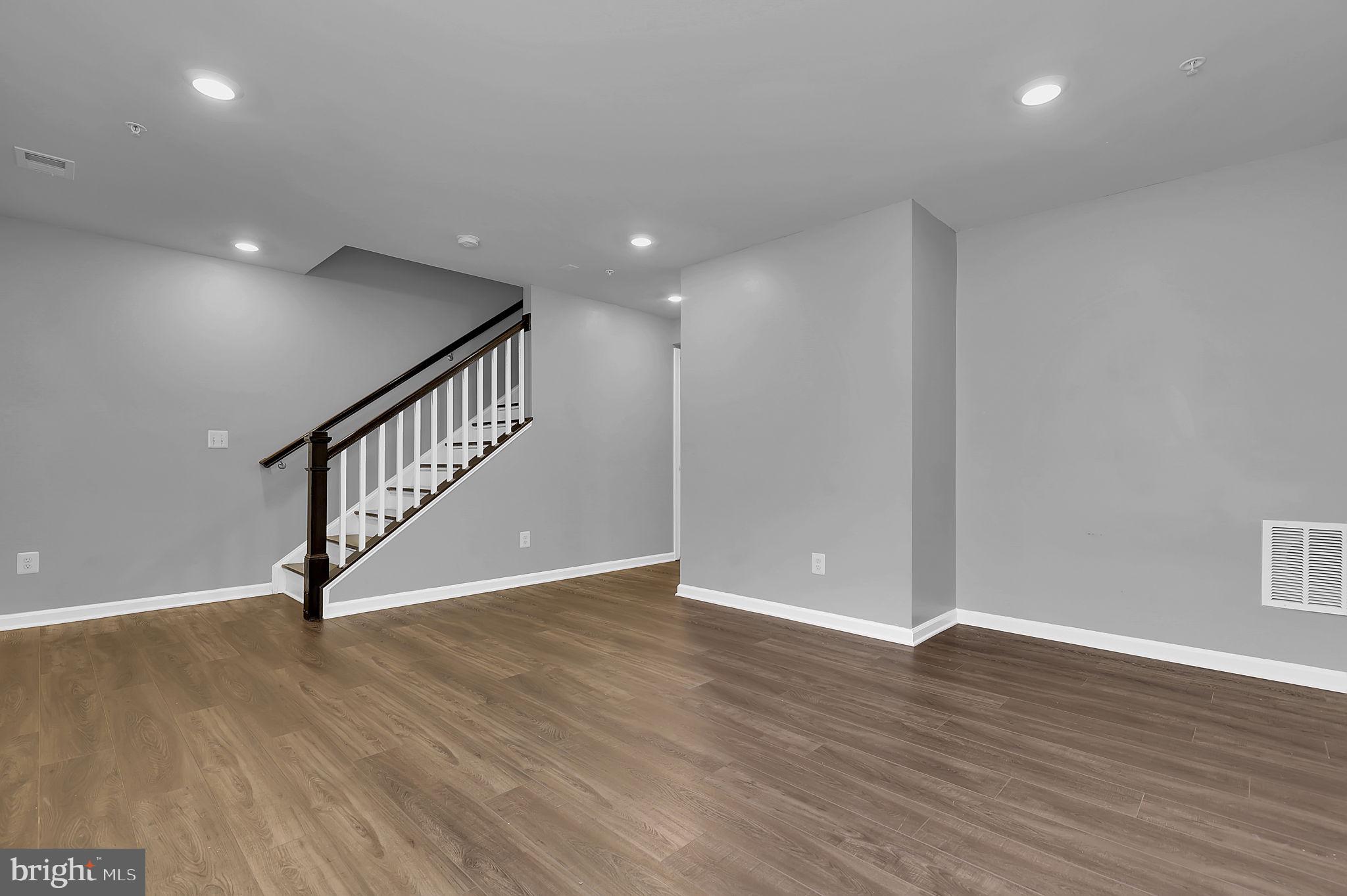 CLARKSBURG SQUARE - Residential