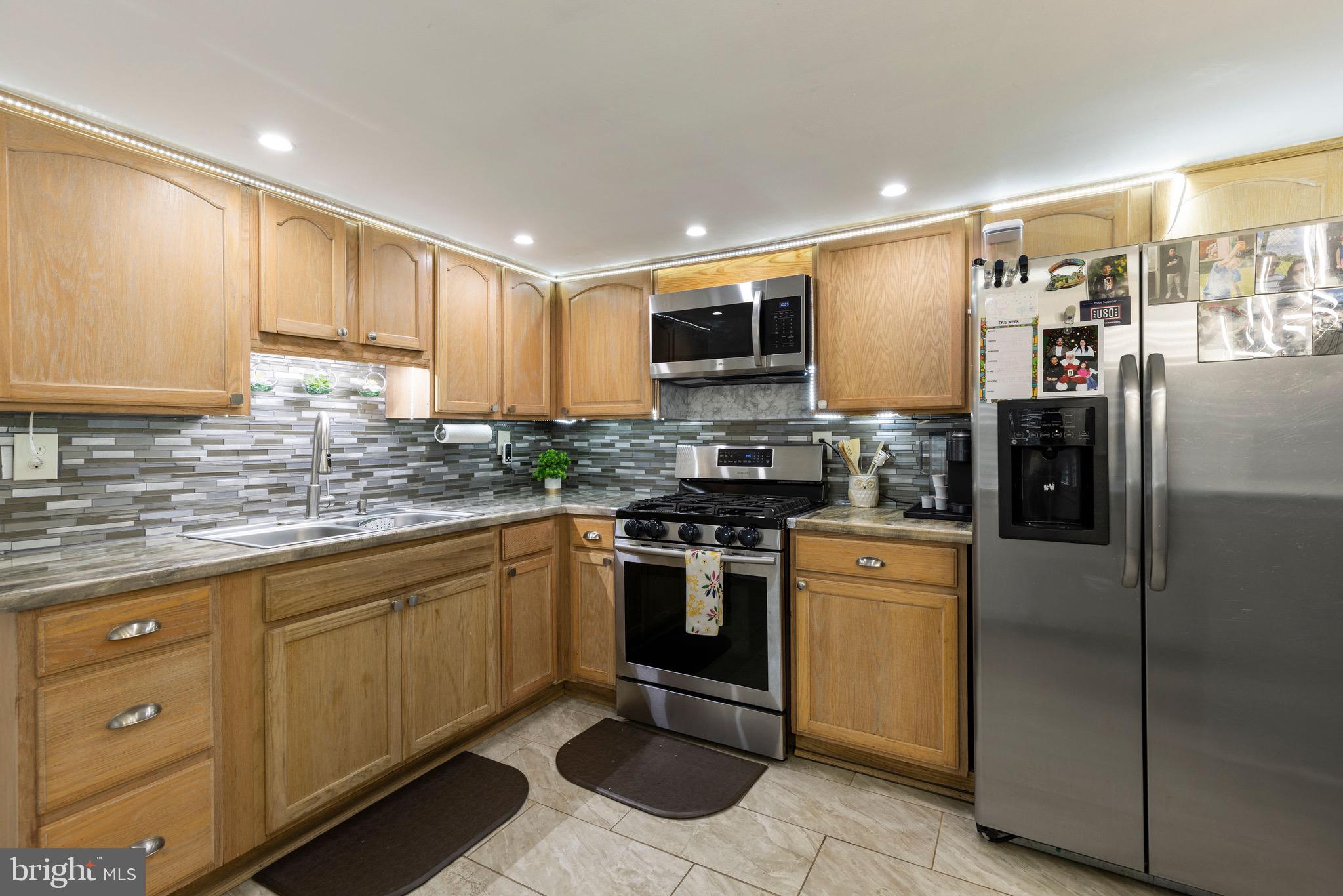 BOWLEYS QUARTERS - Residential