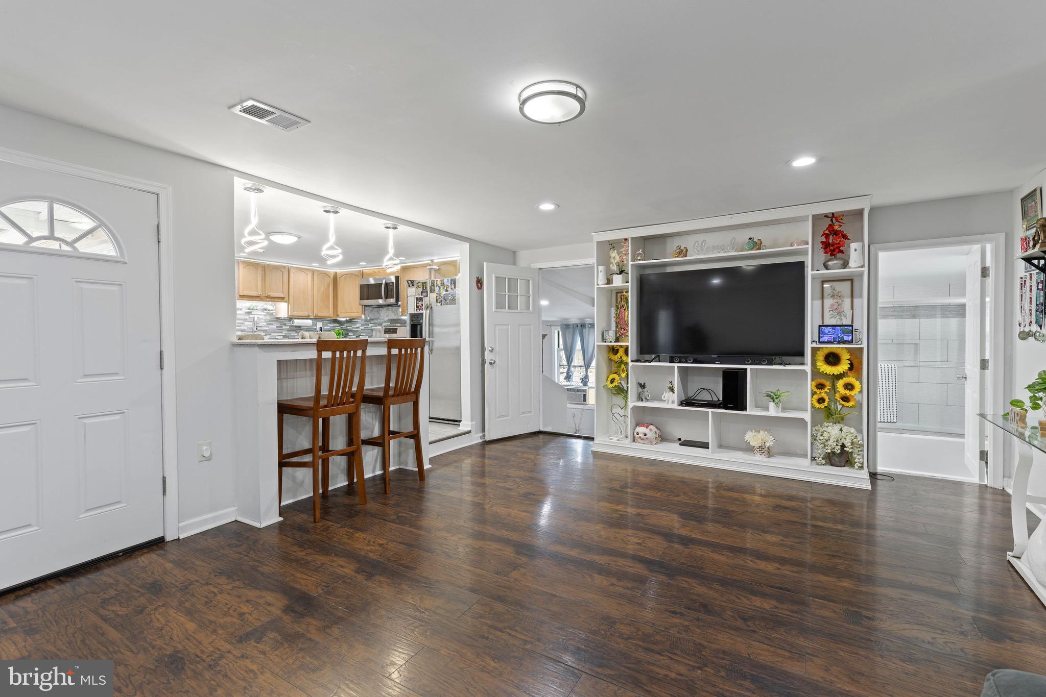 BOWLEYS QUARTERS - Residential