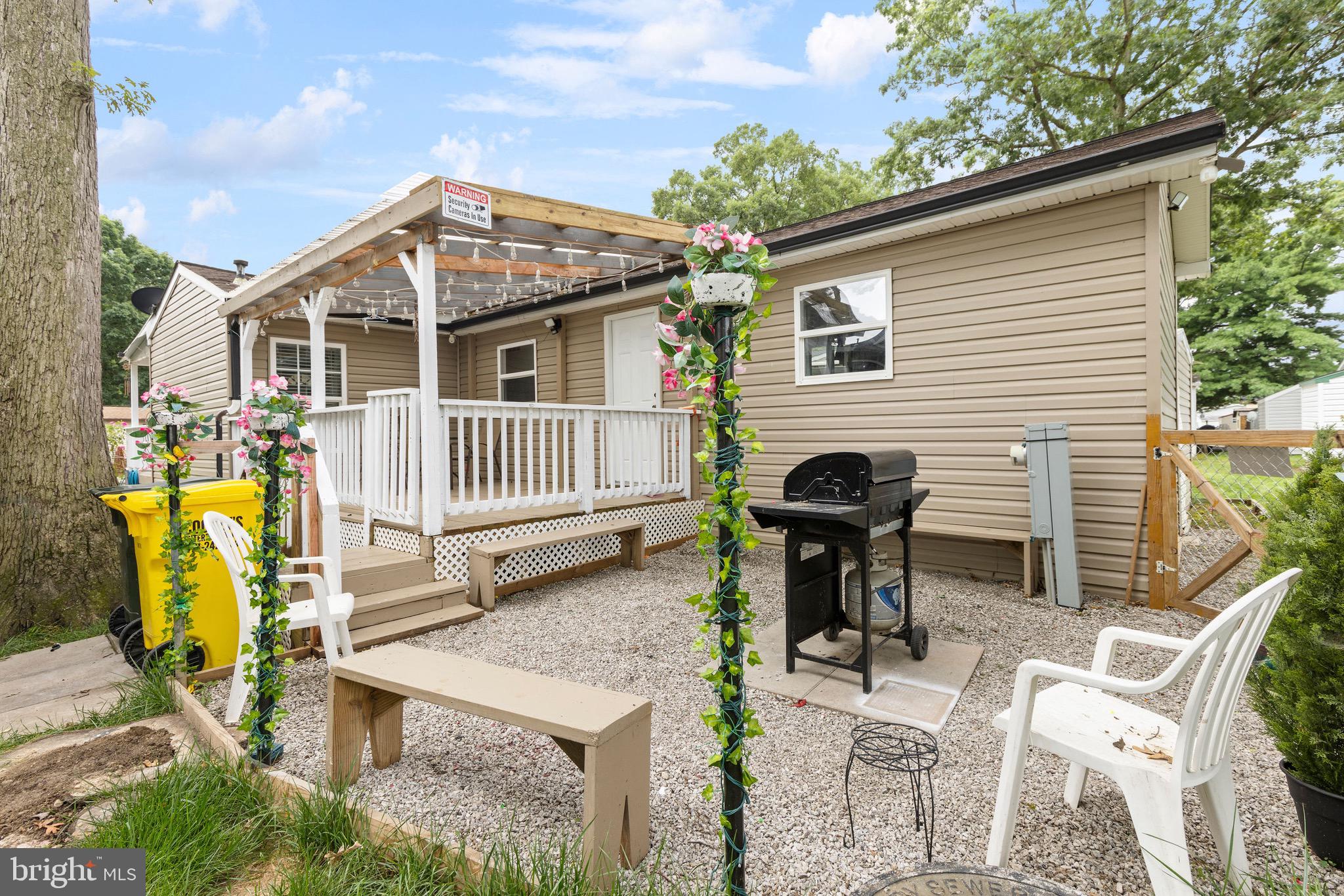 BOWLEYS QUARTERS - Residential