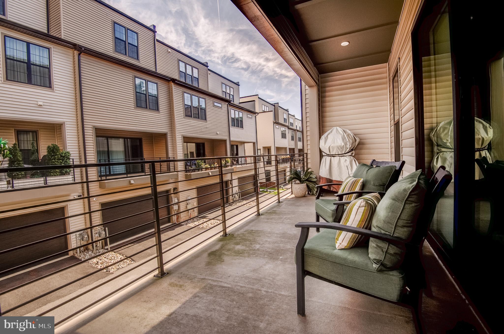 METRO WALK AT MOOREFIELD STATION - Residential