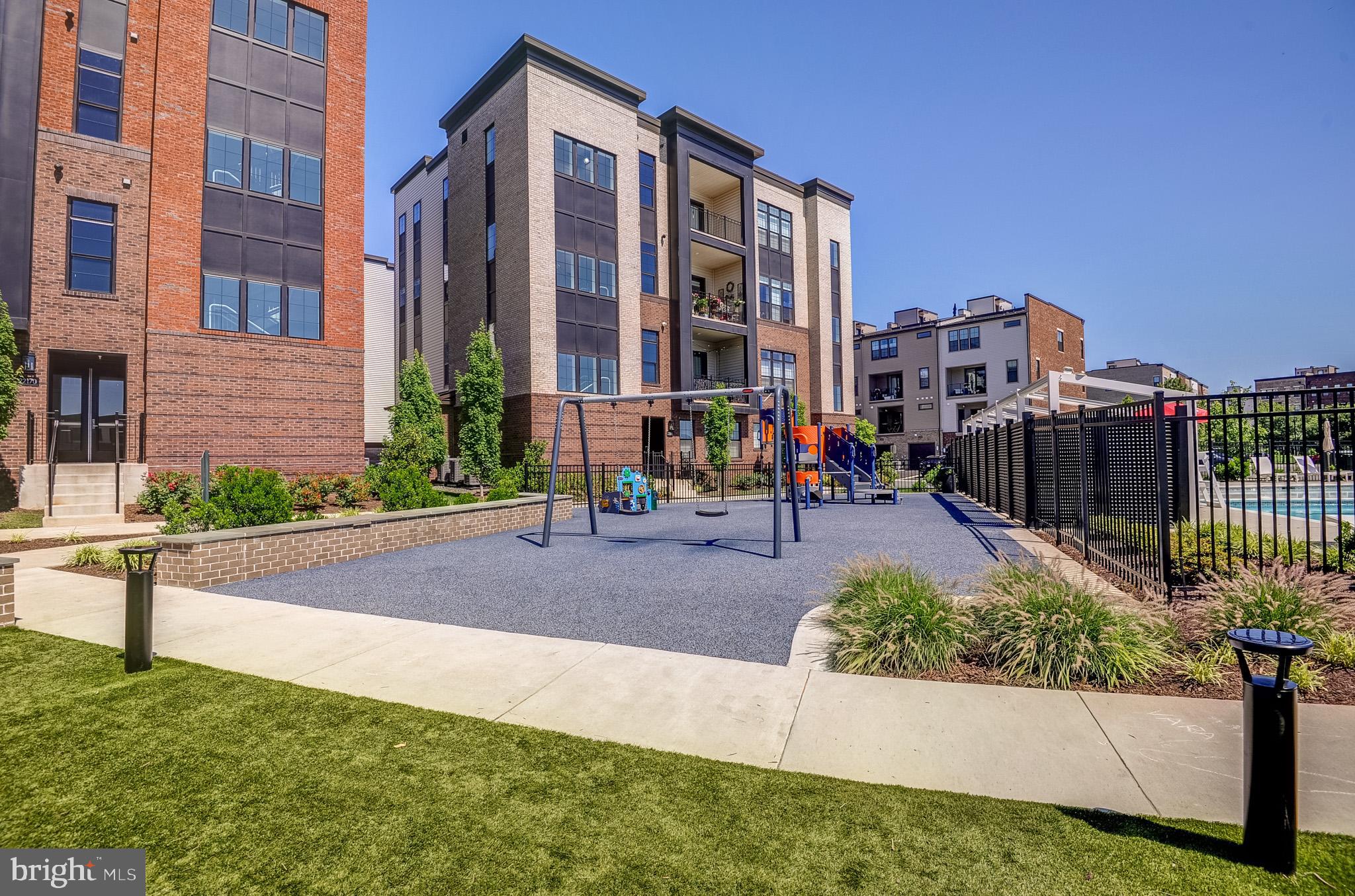 METRO WALK AT MOOREFIELD STATION - Residential